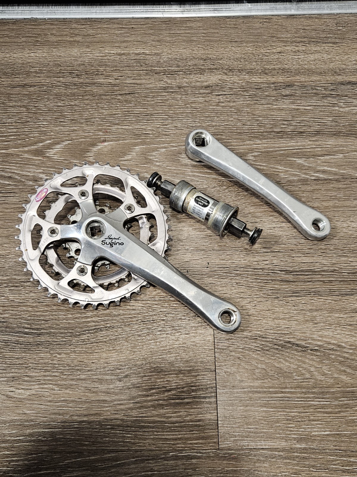 SUGINO IMPEL Compact Super II 175 MM CSP 44/32/20T CRANKSET With Bottom Bracket