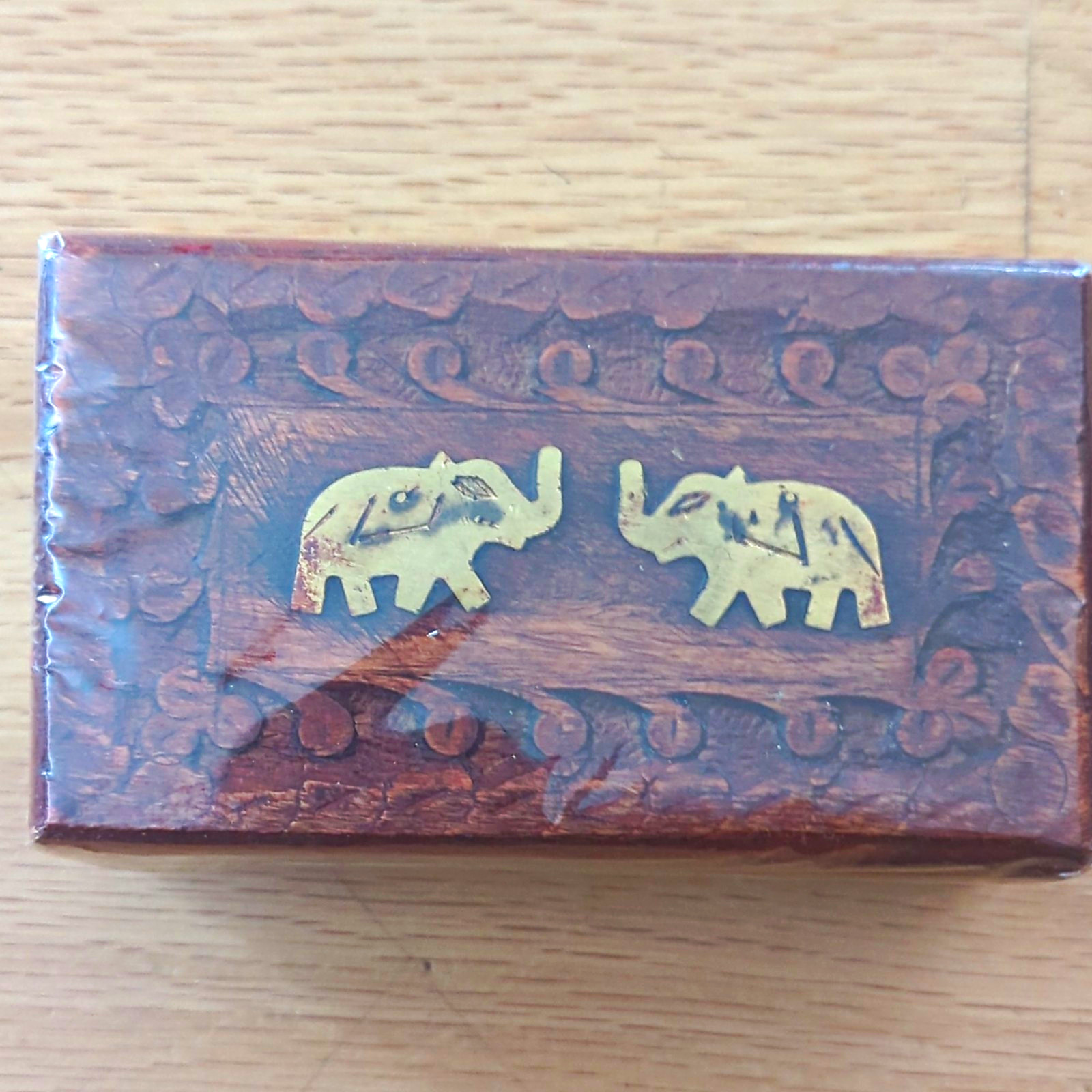 Vtg Indian Hand Carved Wooden Trinket Box Brass Elephant Inlay Darjeeling Tea 