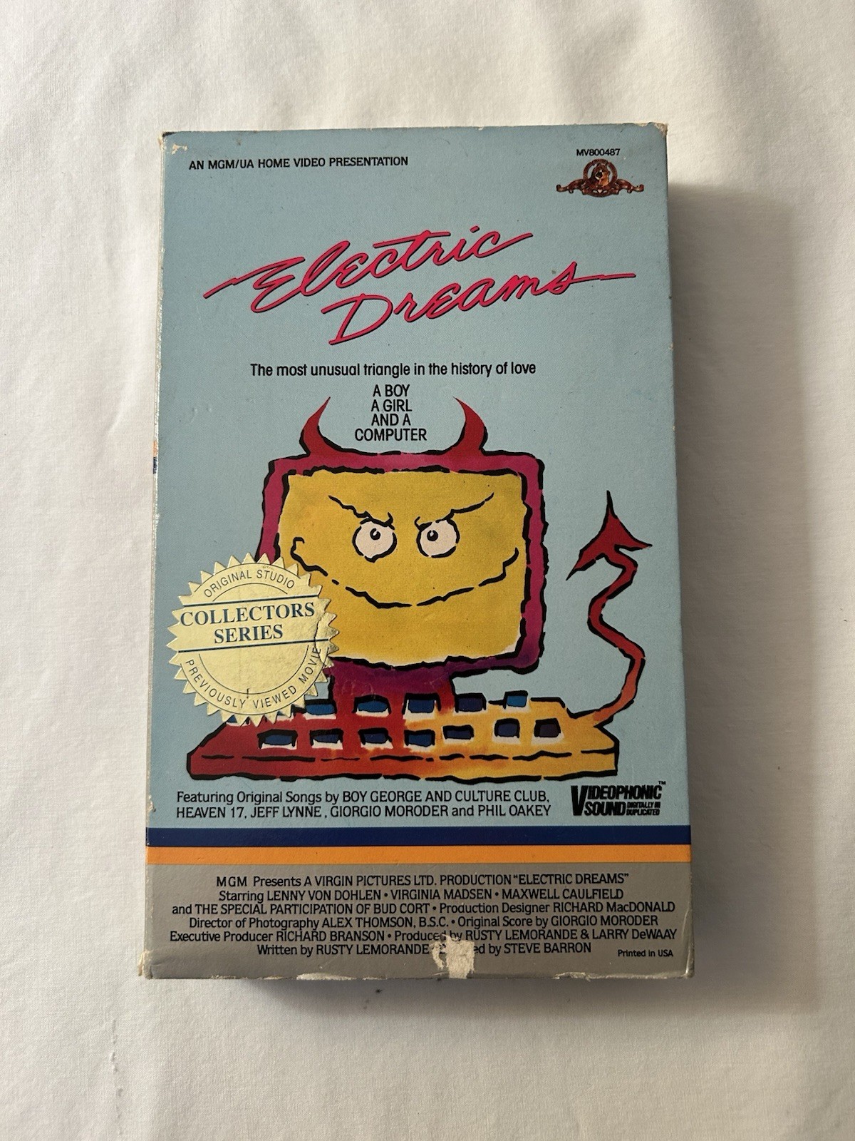 Vintage Electric Dreams VHS Tape 1984 MGM/UA Cult Classic Retro 80s Vintage Electric Dreams VHS Tape 1984 MGM/UA Cult Classic Retro 80s