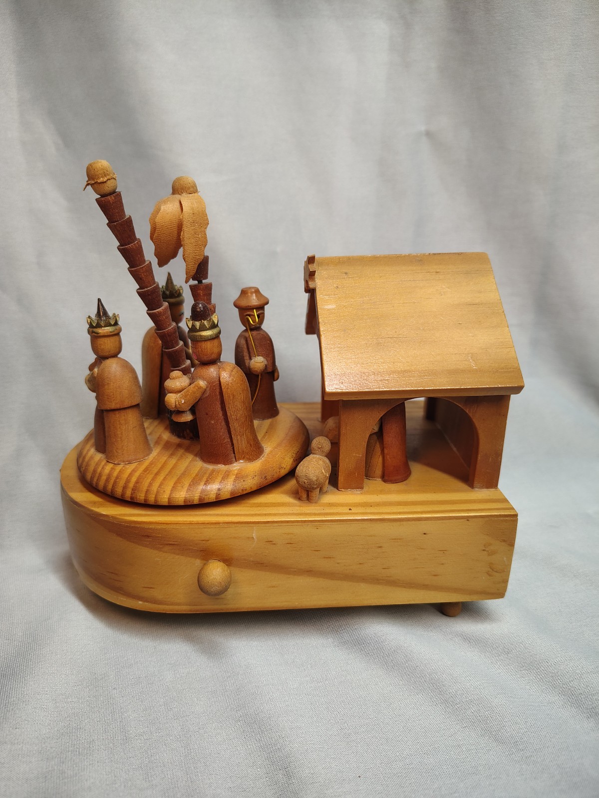 Enesco Wooden Nativity Rotating Wisemen Music Box Figure Silent Night WORKING 