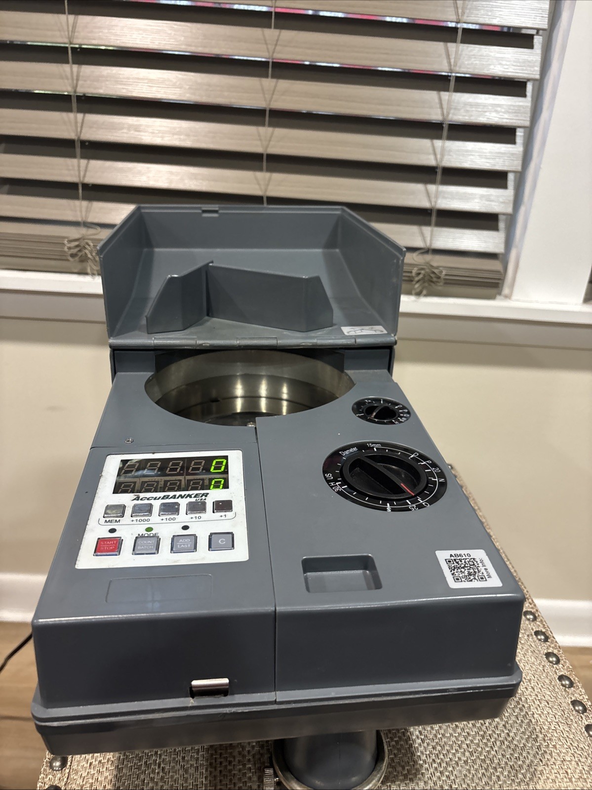 AccuBANKER AB610 Universal Coin Counter & Token Speed 2000 Coins/Min PLS READ