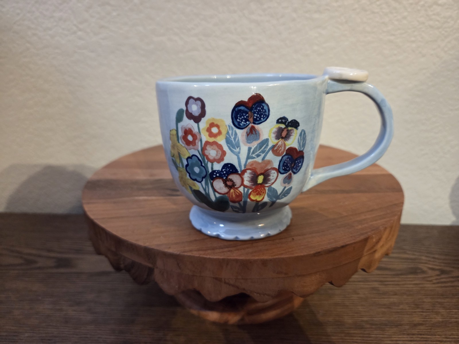 HTF ANTHROPOLOGIE FRANCESCA KAYE FOOTED COFFEE TEA MUG BLUE FLORAL STONEWARE 