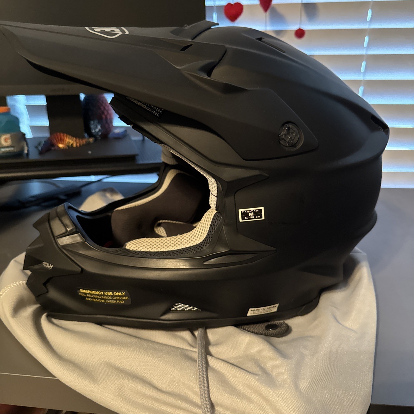 SHOEI VFX-W Solid Matte Black Medium M 7 1/8-7 1/4 Motocross Off-Road Helmet EUC