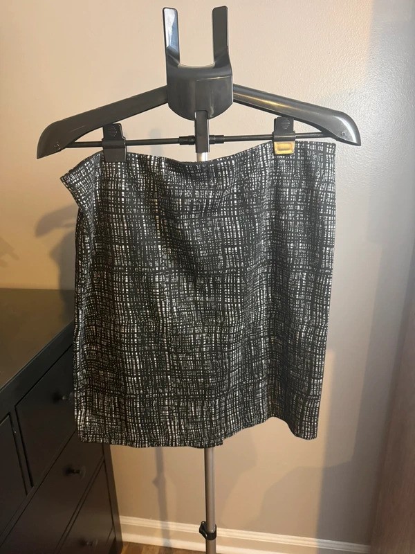 Worthington Modern Knit Black White Print Skirt Large