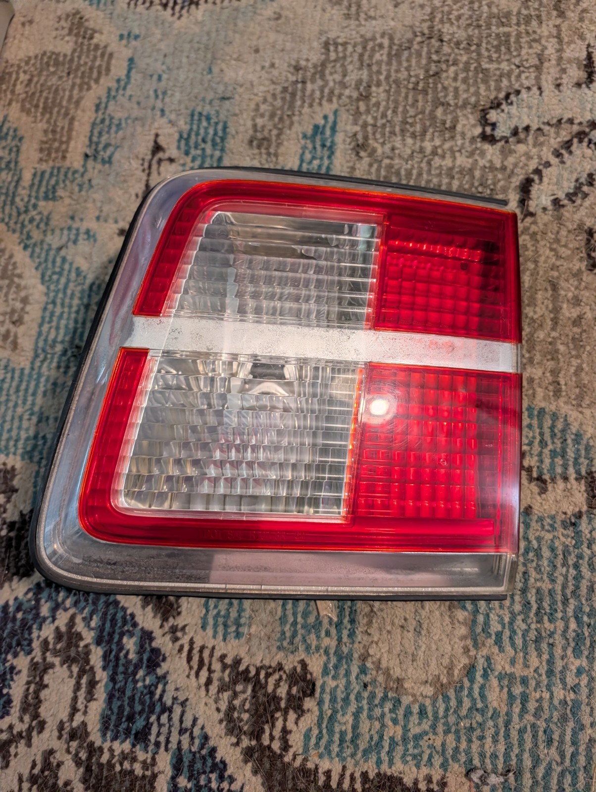 2007-2010 Saturn Outlook Rear Right Passenger Tail Light Lid Mounted OEM