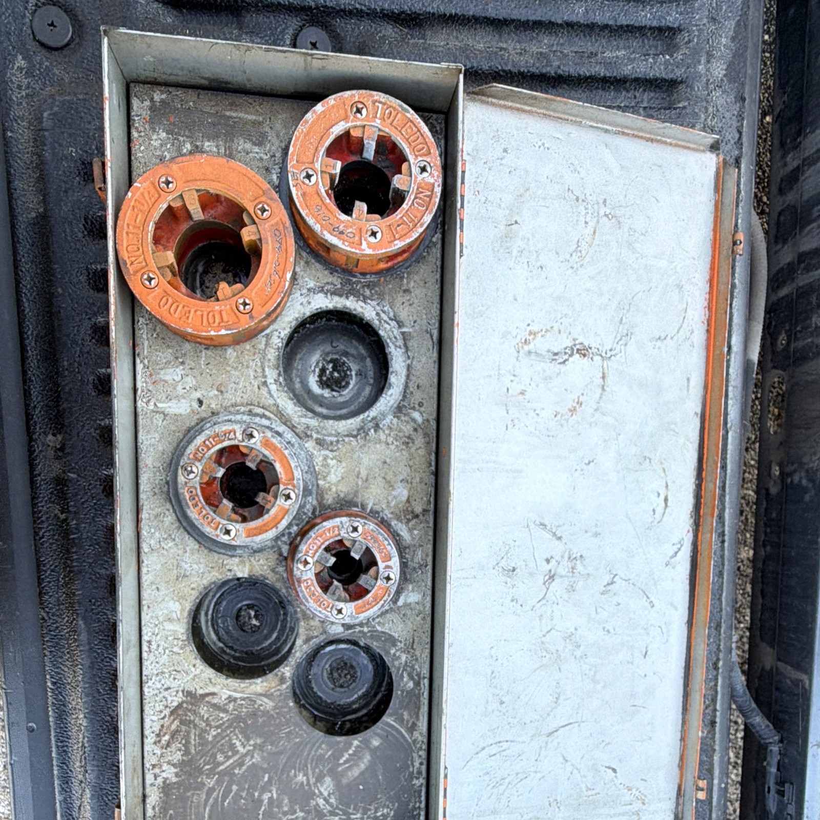 Toledo Pipe Threaders. 4 Pipe Threaders And Box