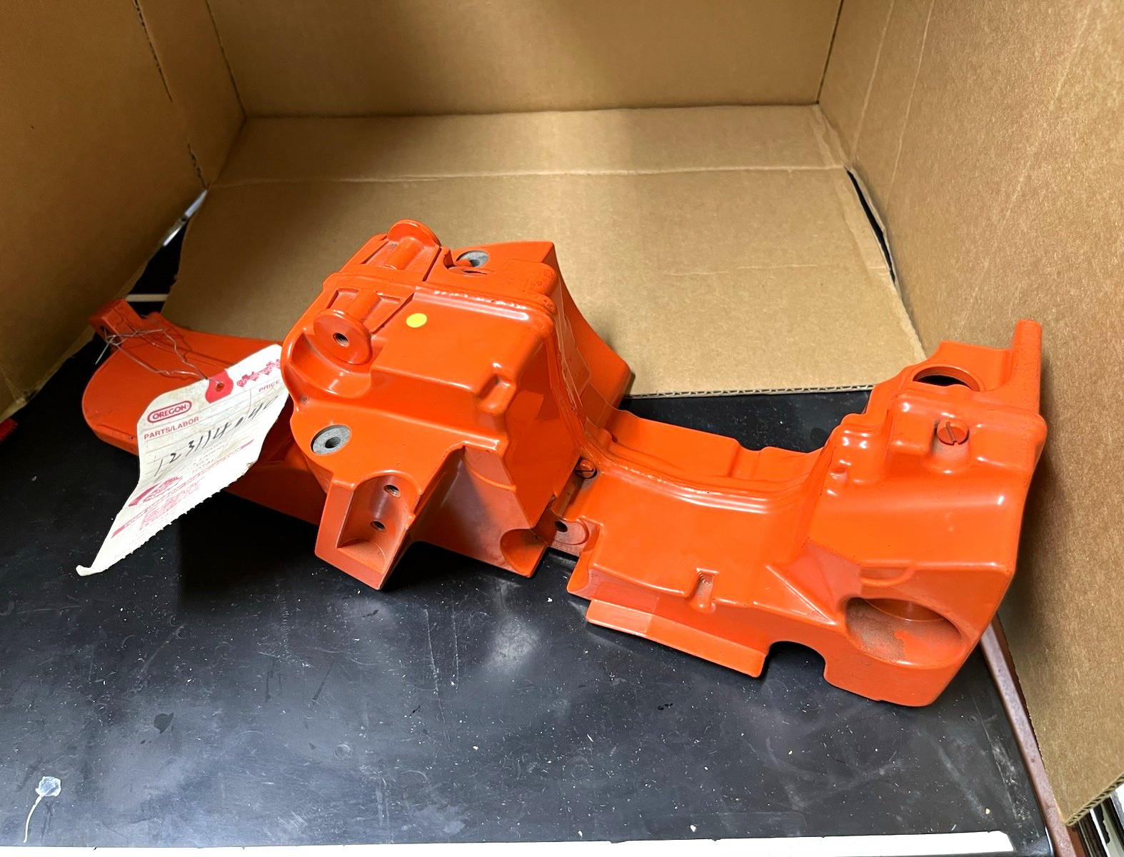 RARE NOS Dolmar 123 133 alloy fuel tank 143 muscle saw full wrap gas chainsaw RARE NOS Dolmar 123 133 alloy fuel tank 143 muscle saw full wrap gas chainsaw