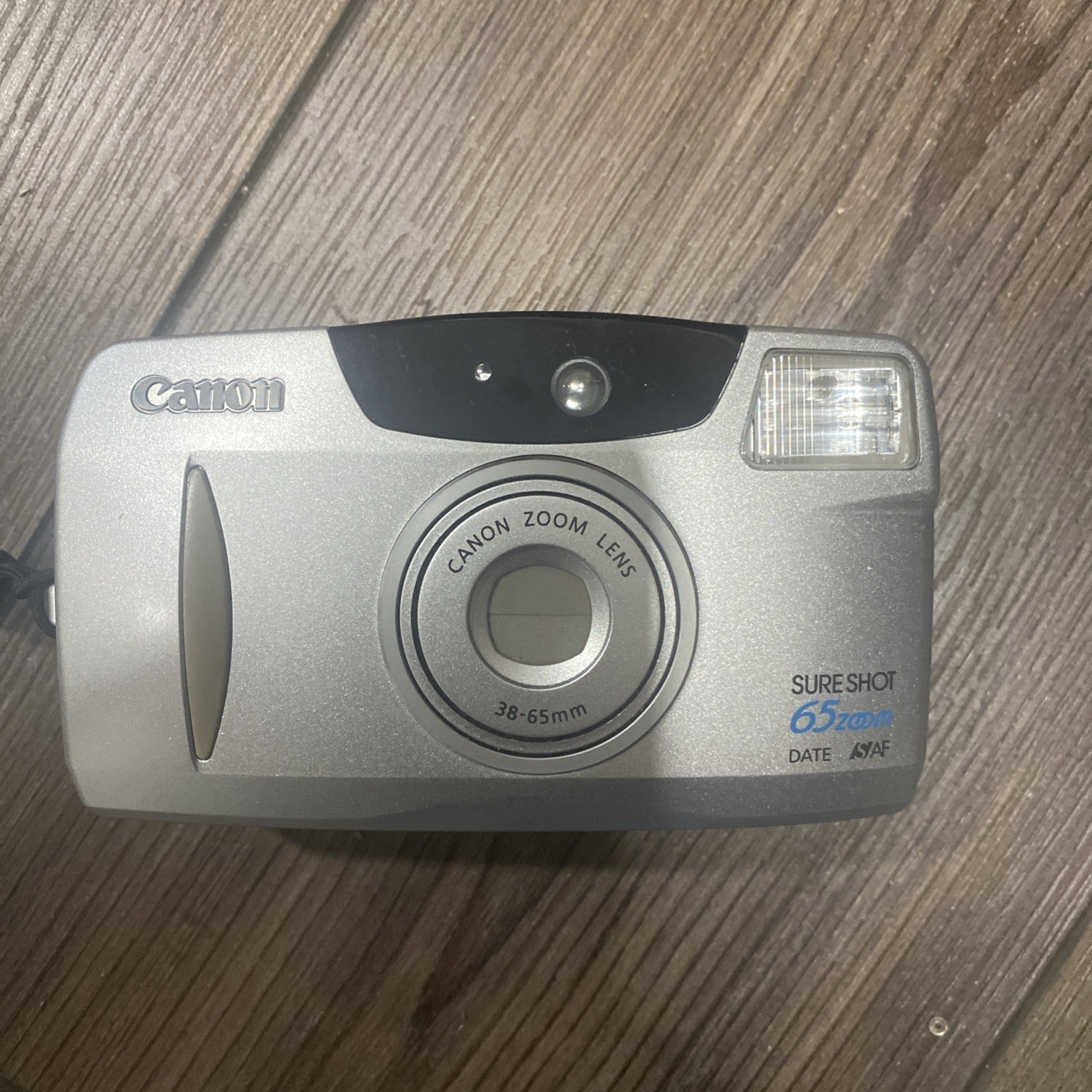 Canon Sure Shot 65 Zoom 35mm Point-and-Shoot Film Camera Silver