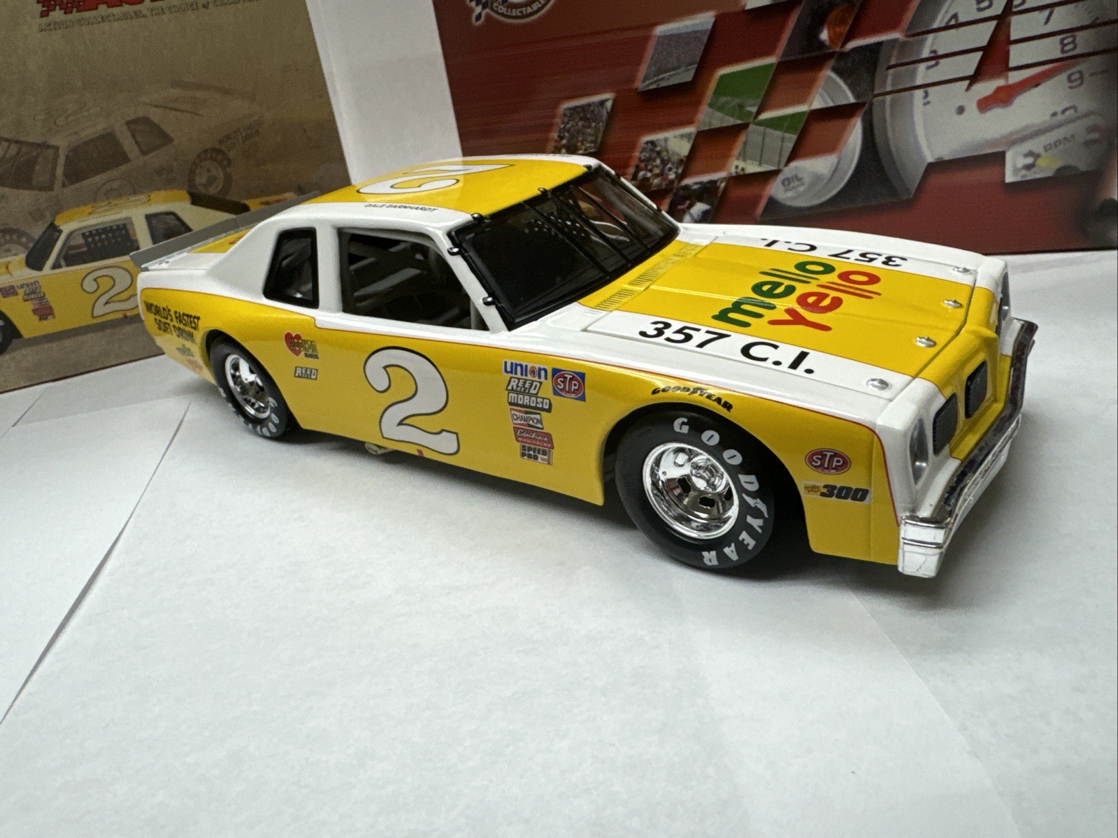 XRARE 1:24 Dale Earnhardt #2 MELLO YELLO 1980 VINTAGE VENTURA Diecast NASCAR