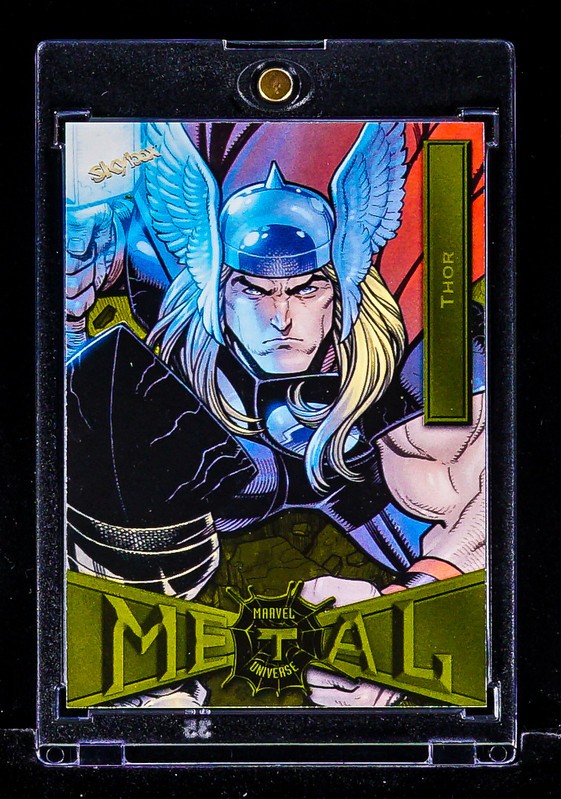 Thor RARE VINTAGE METAL UNIVERSE FOIL GOD OF THUNDER CARD Marvel Avengers