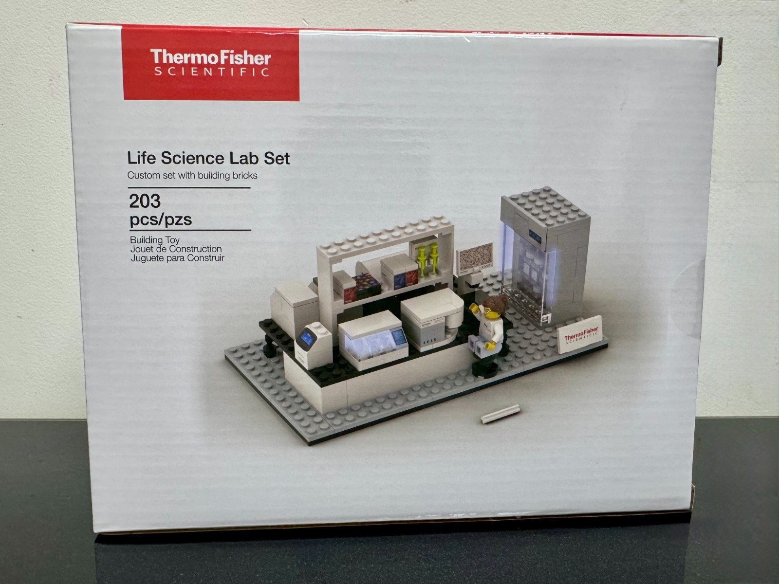 Thermo Fisher Scientific Gift-Life Lab Set Building Bricks (Luminous version) Thermo Fisher Scientific Gift-Life Lab Set Building Bricks (Luminous version)