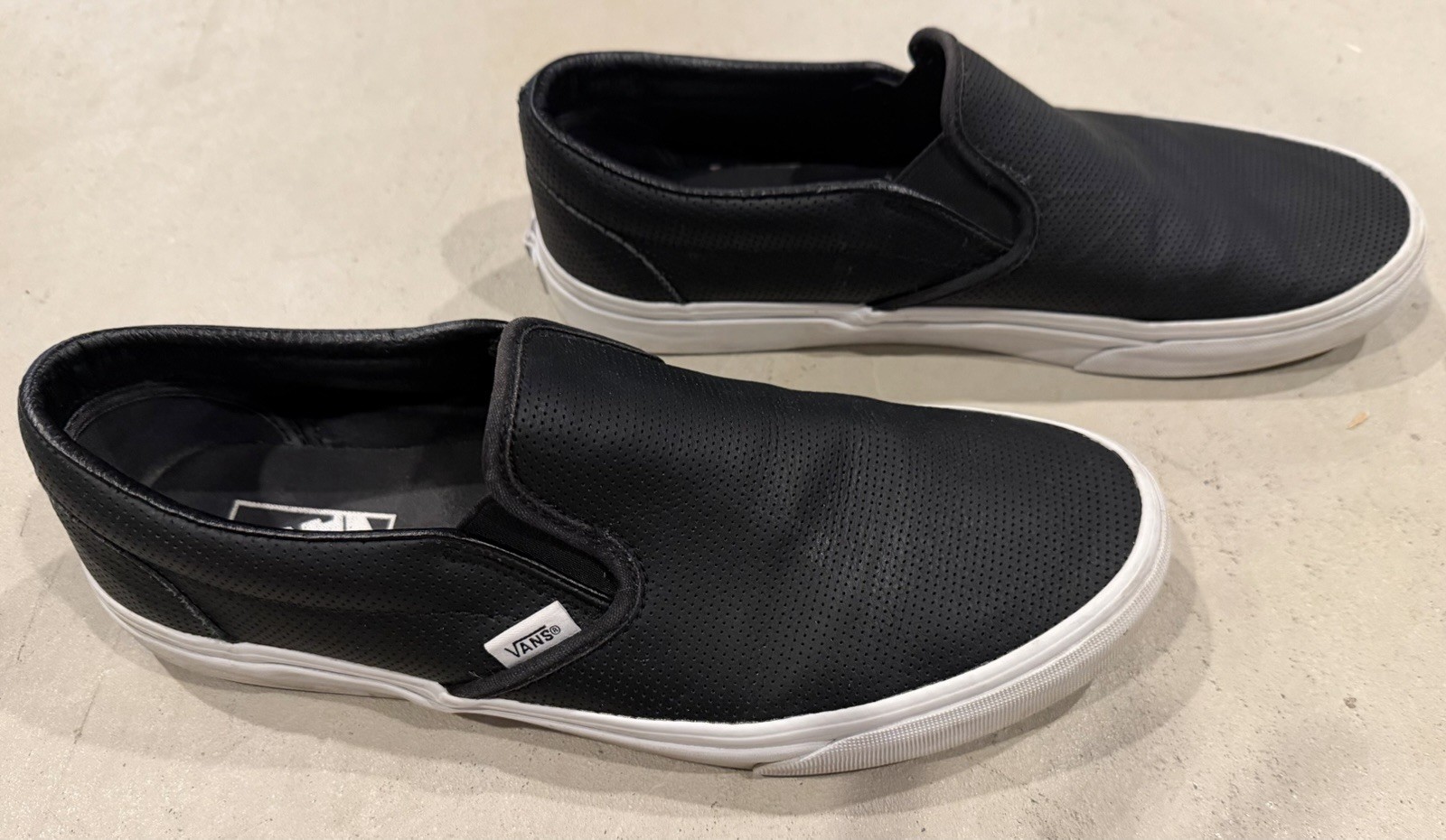 VANS Asher Perf Leather Black Slip On VANS Asher Perf Leather Black Slip On