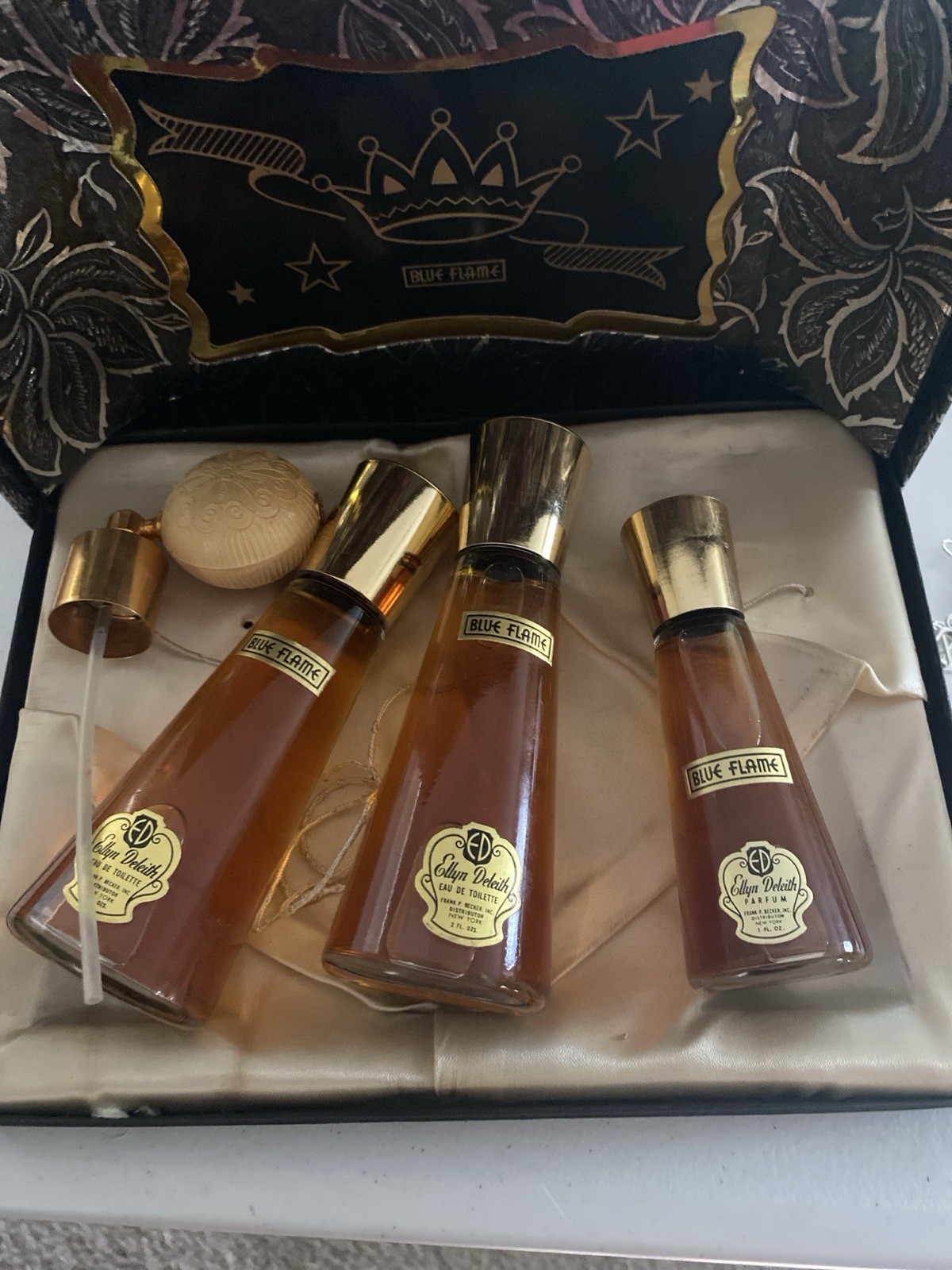 Vintage 1940s Ellyn Deleith Blue Flame Perfume Set 3 Bottles Original Box Vintage 1940s Ellyn Deleith Blue Flame Perfume Set 3 Bottles Original Box