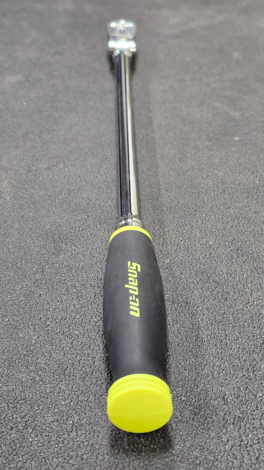 BRAND NEW Genuine Snap-on ratchet 3/8 locking flex head. Yellow FHLLX80.