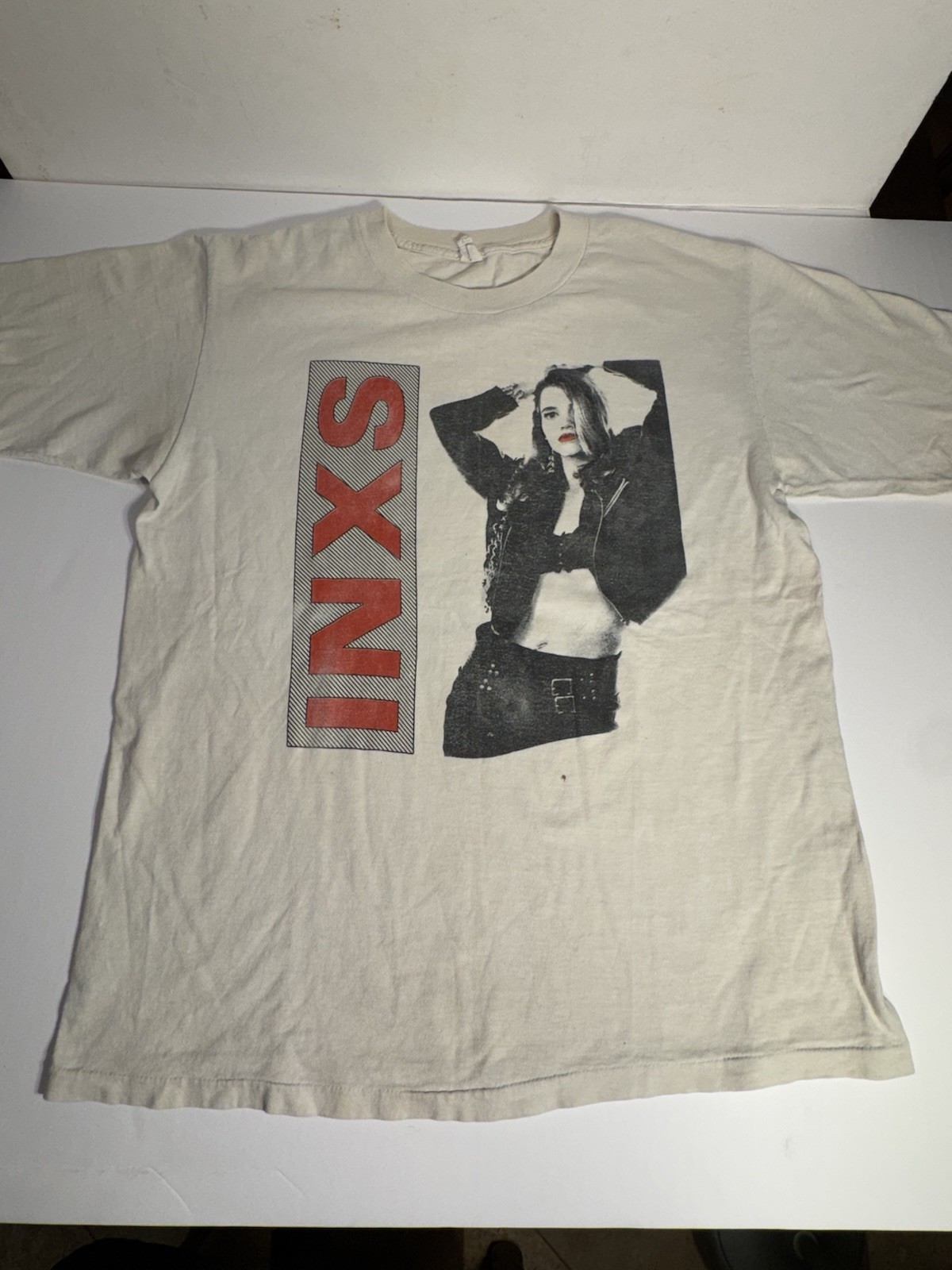 Vintage INXS KICK Around The World in \'88  Concert Tour Shirt Large SOLID