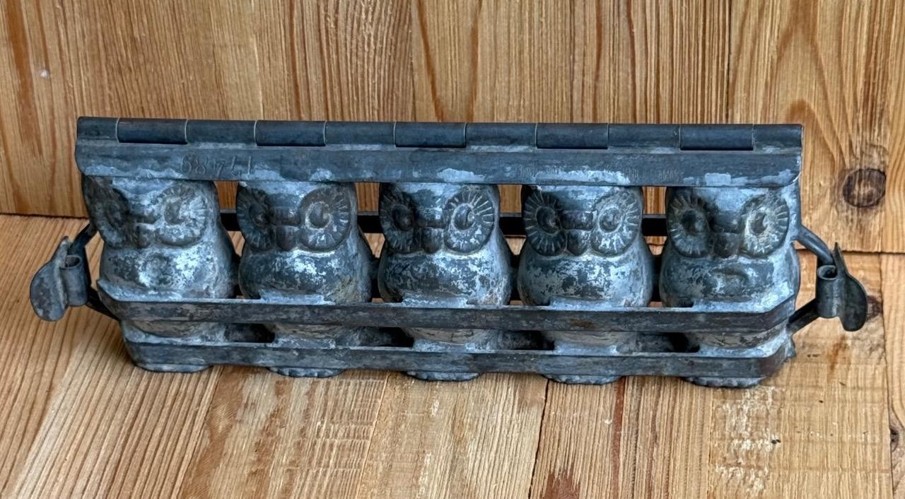 Antique Anton Reiche Chocolate Mold Halloween FOUR OWLS 17489