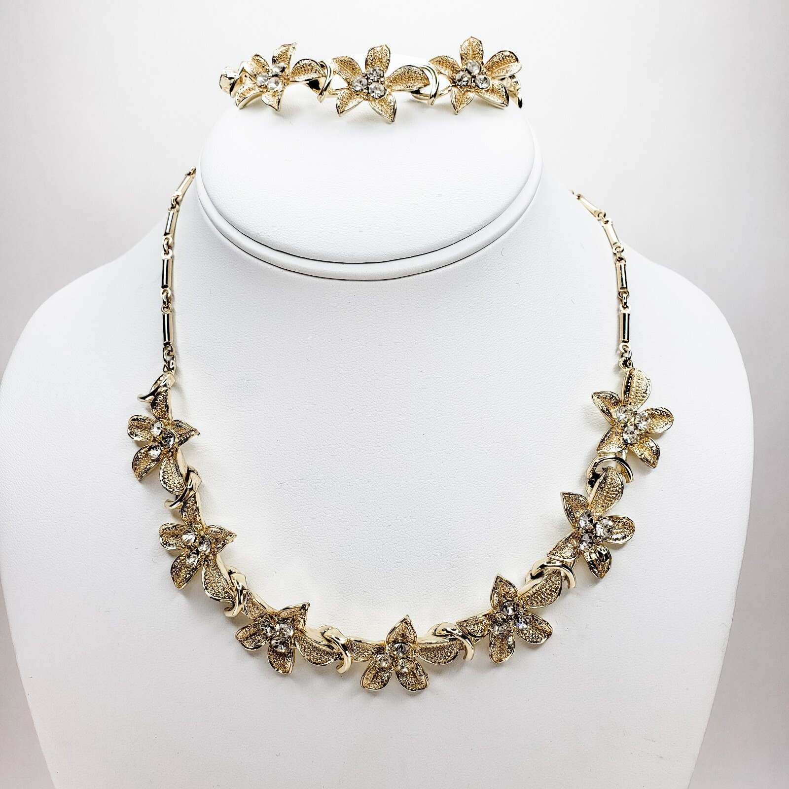 Coro Jewelry Set Gold Tone Rhinestone OS Gold Vintage Star Flower Starburst