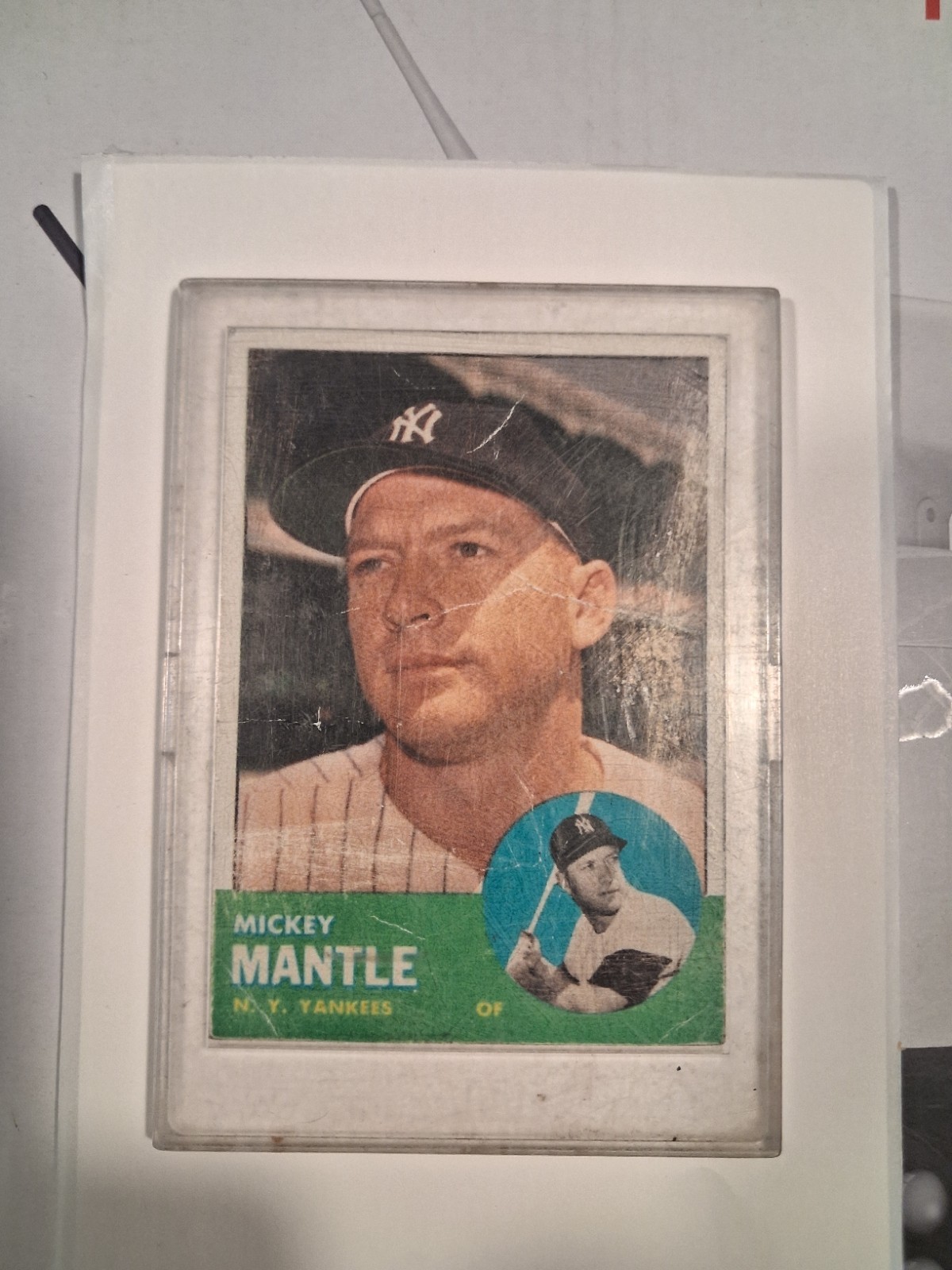 1963 Topps Mickey Mantle #200 1963 Topps Mickey Mantle #200