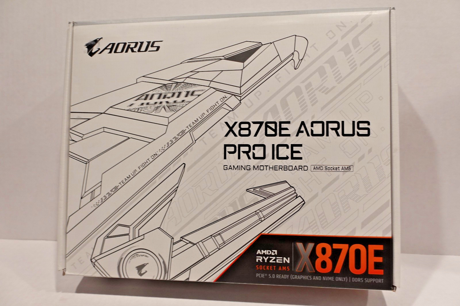 GIGABYTE X870E AORUS PRO ICE Rev 1.0 AM5 ATX DDR5 Wi-Fi 7 Motherboard