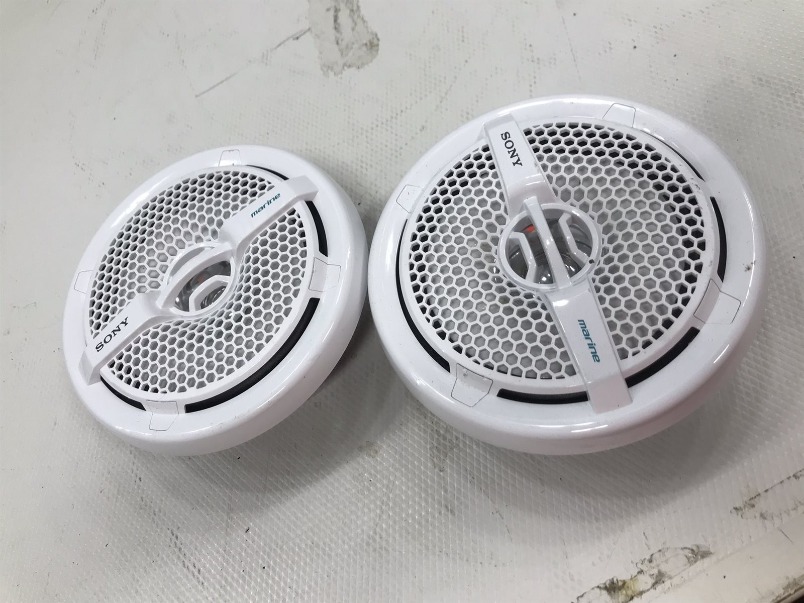95 Sea Ray Sundancer 290 Boat Sony XS-MP1611 marine speakers