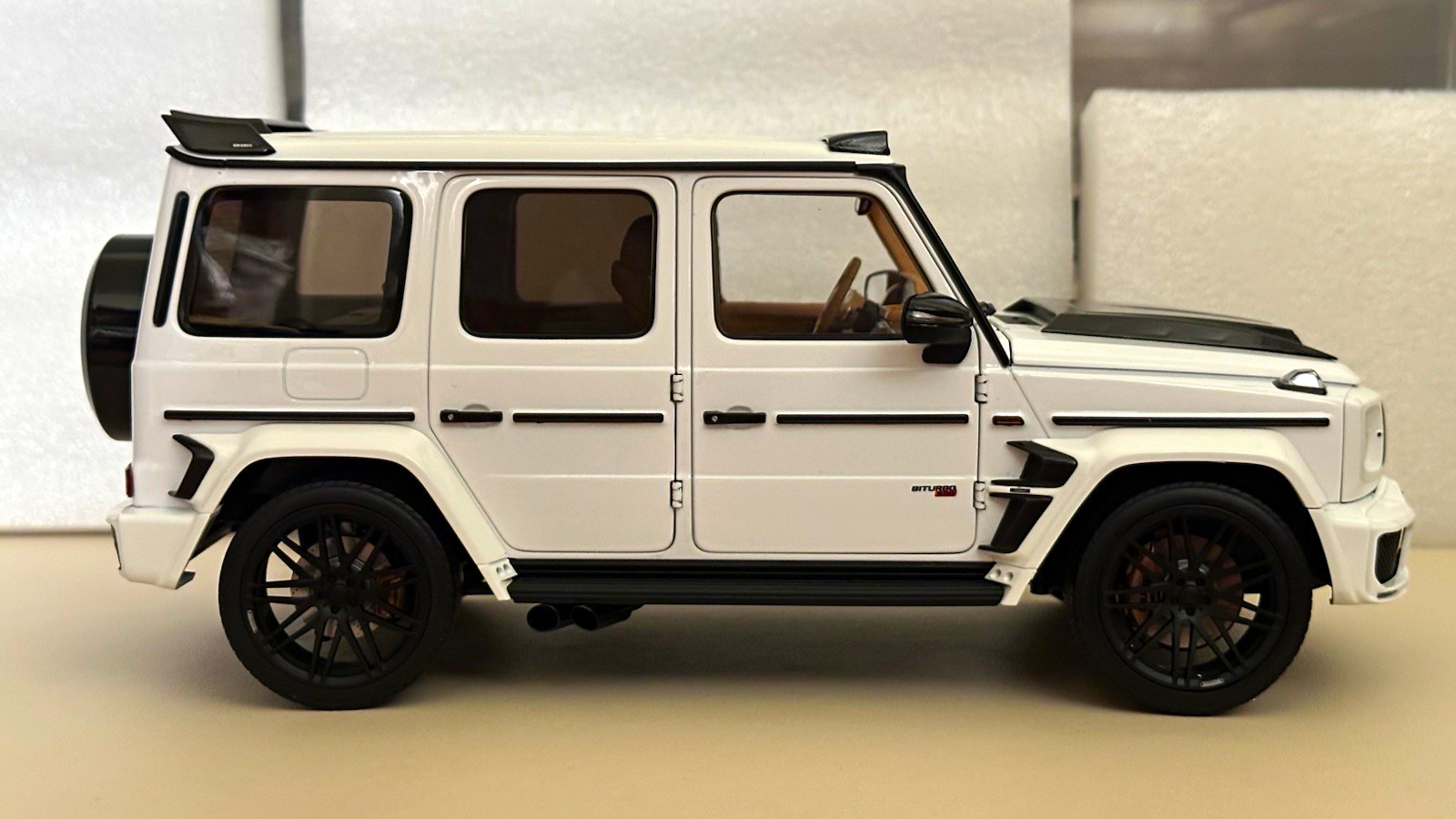 1/18 Almost Real Brabus 800 Mercedes-Benz G-Class White 1/18 Almost Real Brabus 800 Mercedes-Benz G-Class White