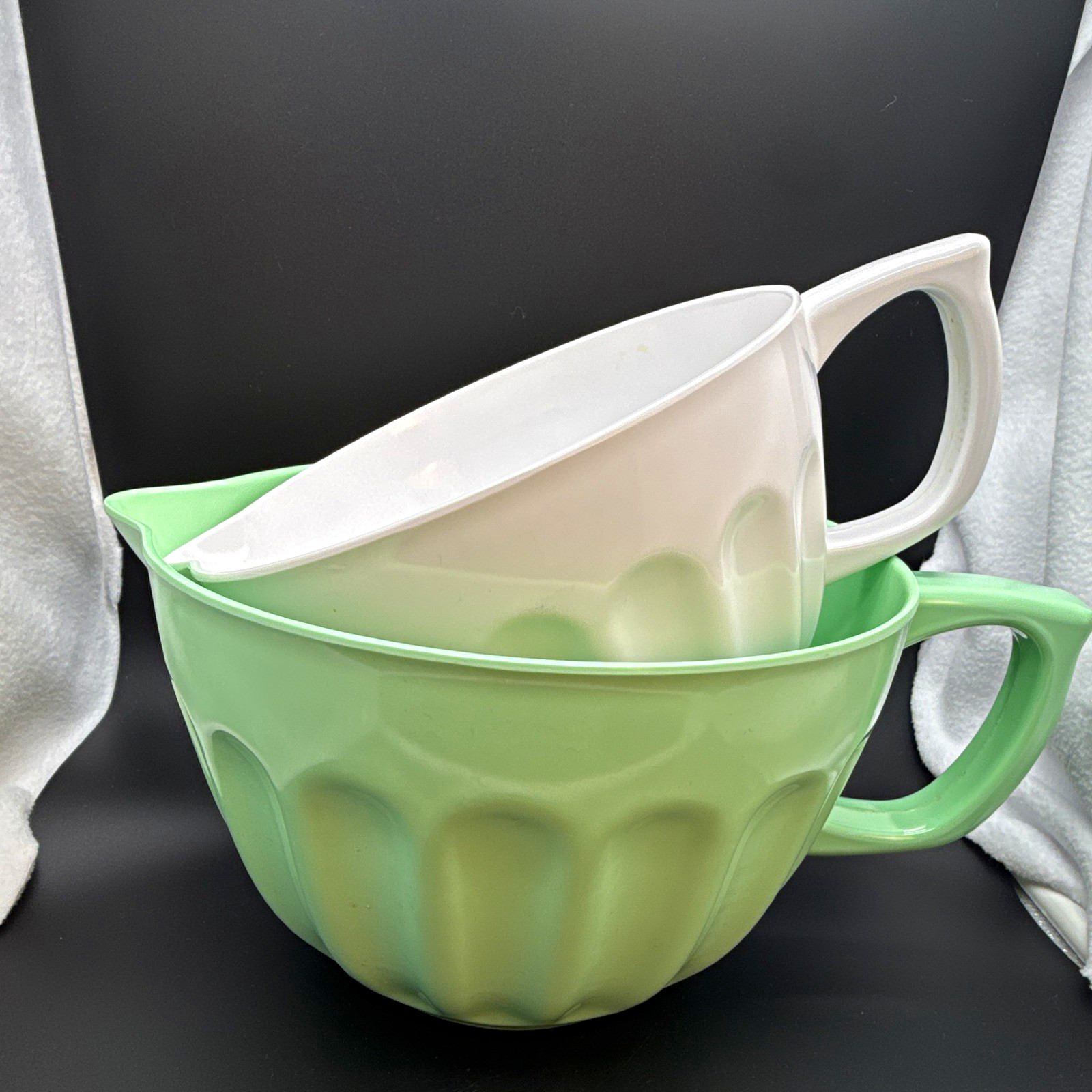 Cynthia Rowley 2-Pc Melamine Mixing Bowl Set Green/White 2 and 1 qt 