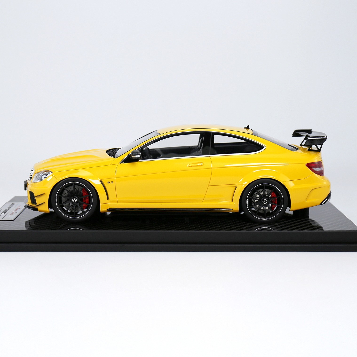 1-18 AMG C 63 Black Series Resin Model Memory Line collectibles