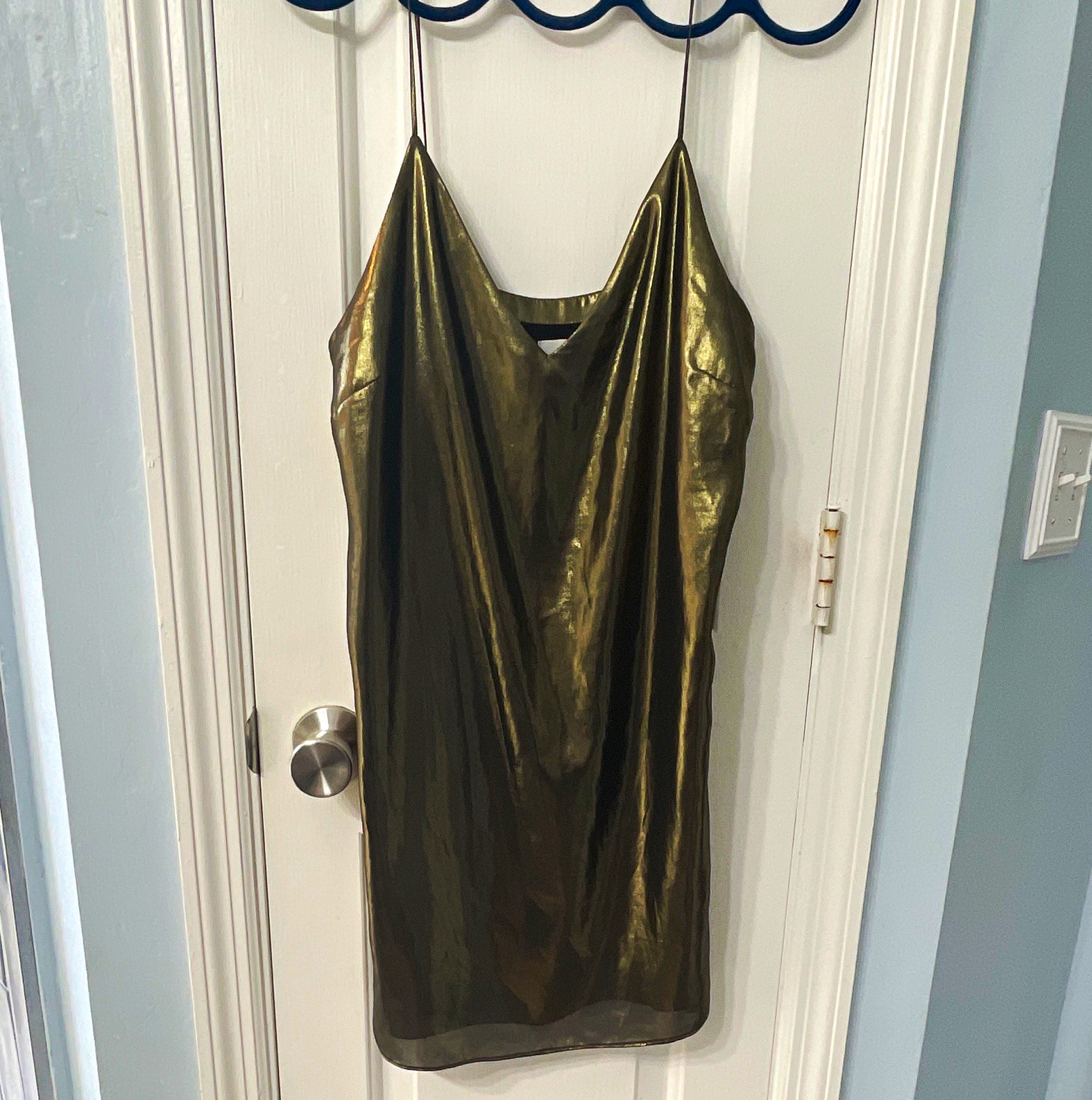 Wilfred Aritzia Metallic Gold Satin V-Neck Spaghetti Strap Slip dress XS Lined
