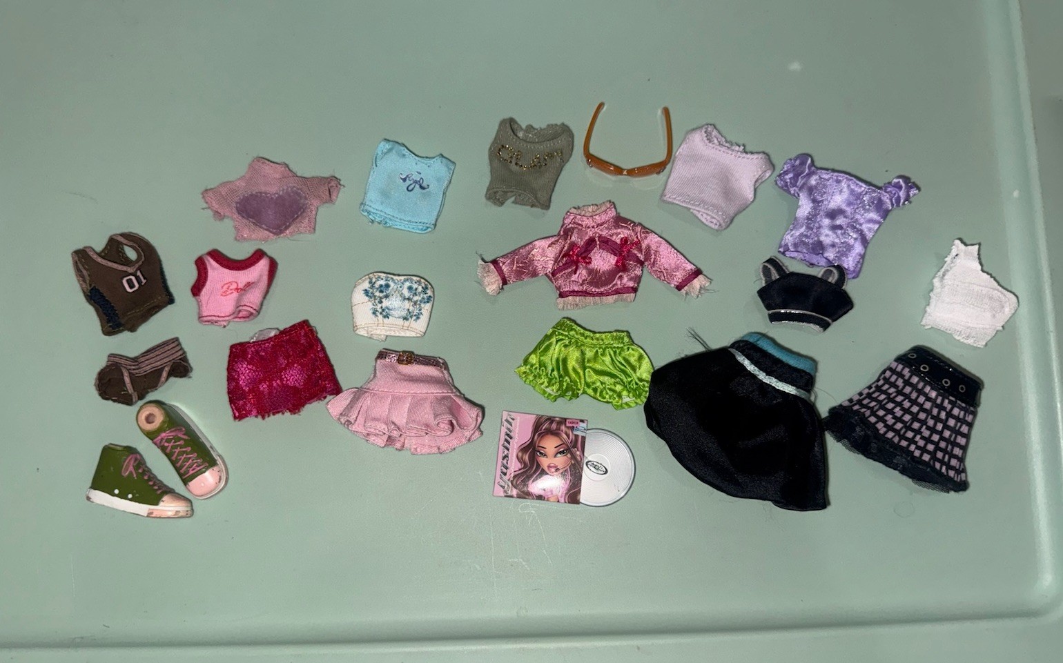 MGM Bratz Misc Clothing Lot Play Or OOAK All Excellent Condition