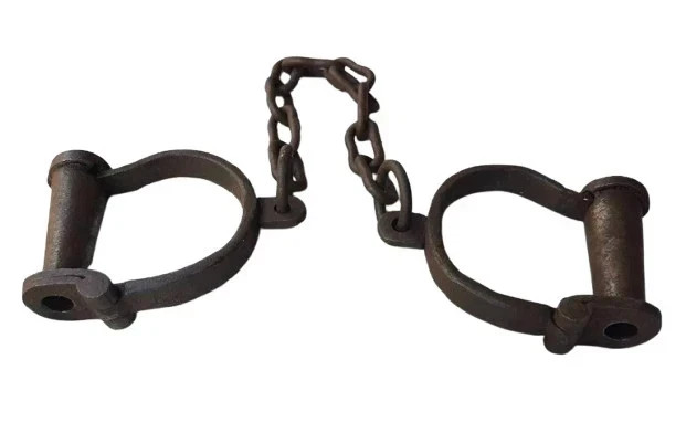 Antique Style handcuffs Black Iron Handmade handcuff Key Collectible Gift Antique Style handcuffs Black Iron Handmade handcuff Key Collectible Gift