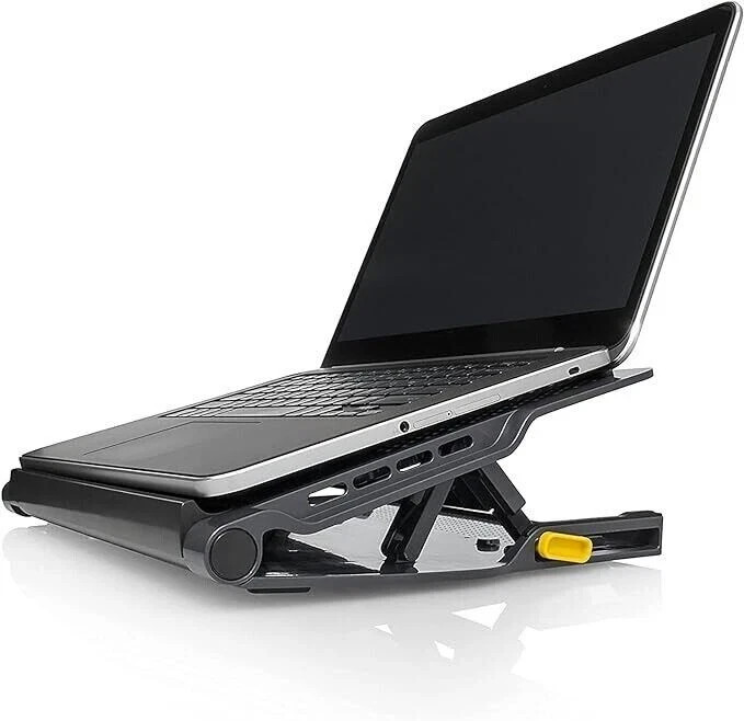 Targus AWE81US 4-Port USB Hub & Laptop Chill Mat Targus AWE81US 4-Port USB Hub & Laptop Chill Mat