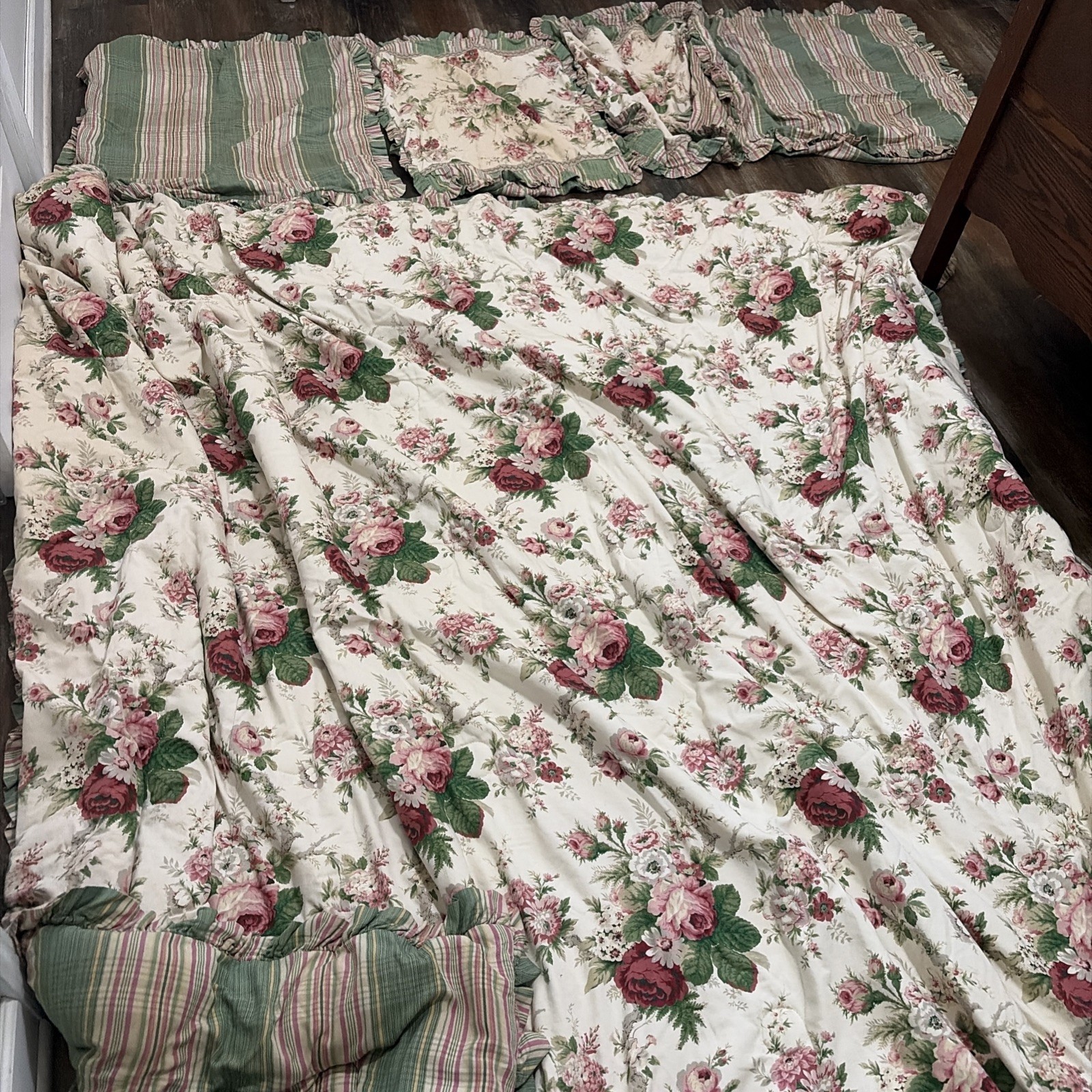 Vtg Waverly Floral Full/Queen Comforter Floral Reversible Stripe Vtg Waverly Floral Full/Queen Comforter Floral Reversible Stripe