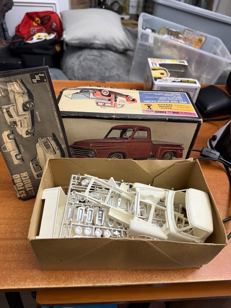 Vintage AMT 2353 1967 issue 1953 Ford Pickup \