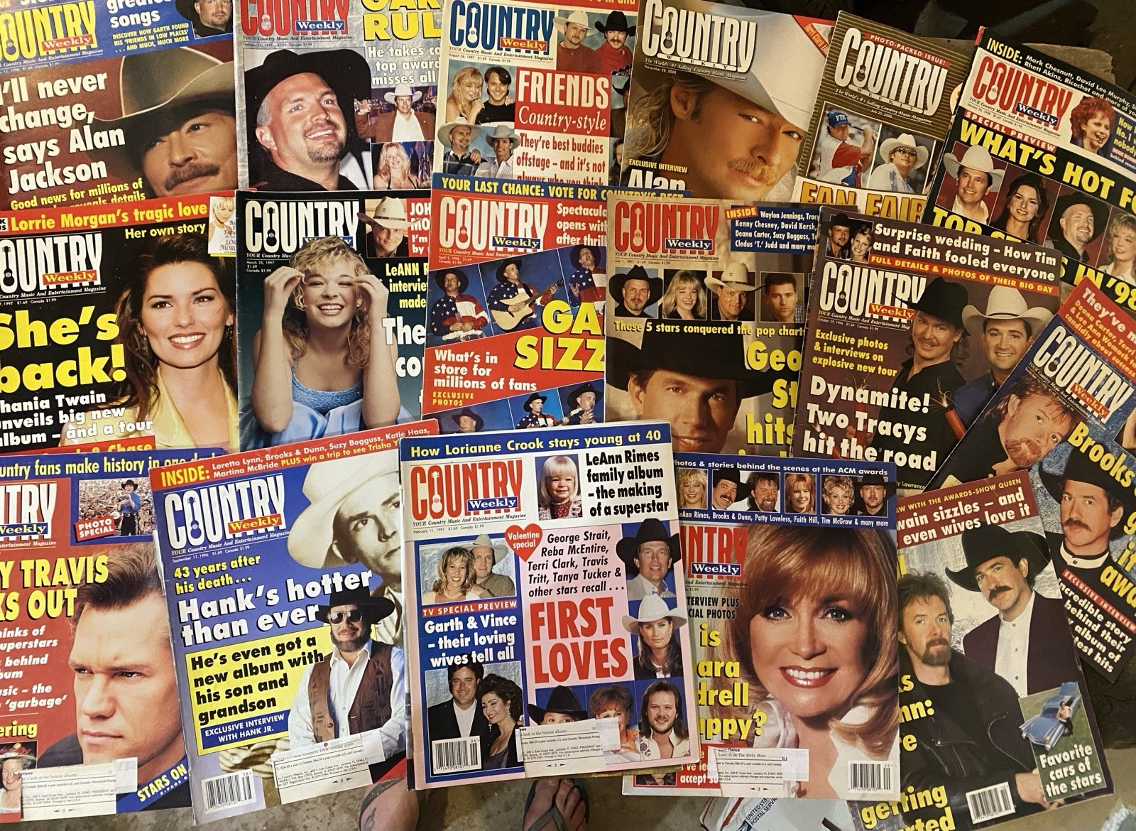 COUNTRY WEEKLY Lot of 15 Magazines~ VINTAGE ‘90-00s, A+ Condition ~ Garth Brooks
