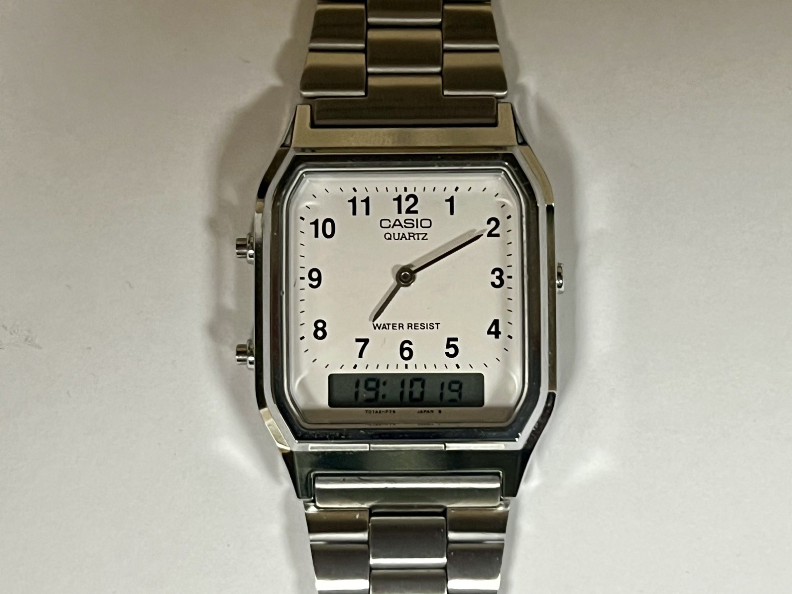 Casio AQ-230A-7D Digital/Analog Dual-Time Alarm Watch, white dial, steel band Casio AQ-230A-7D Digital/Analog Dual-Time Alarm Watch, white dial, steel band