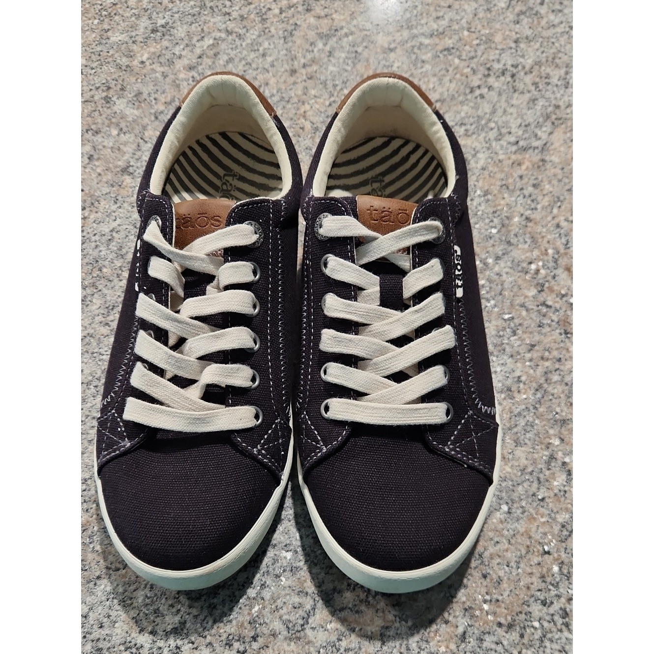 Taos Women\'s Black Canvas Lace-Up Sneakers Size 8 – Casual Comfort Style