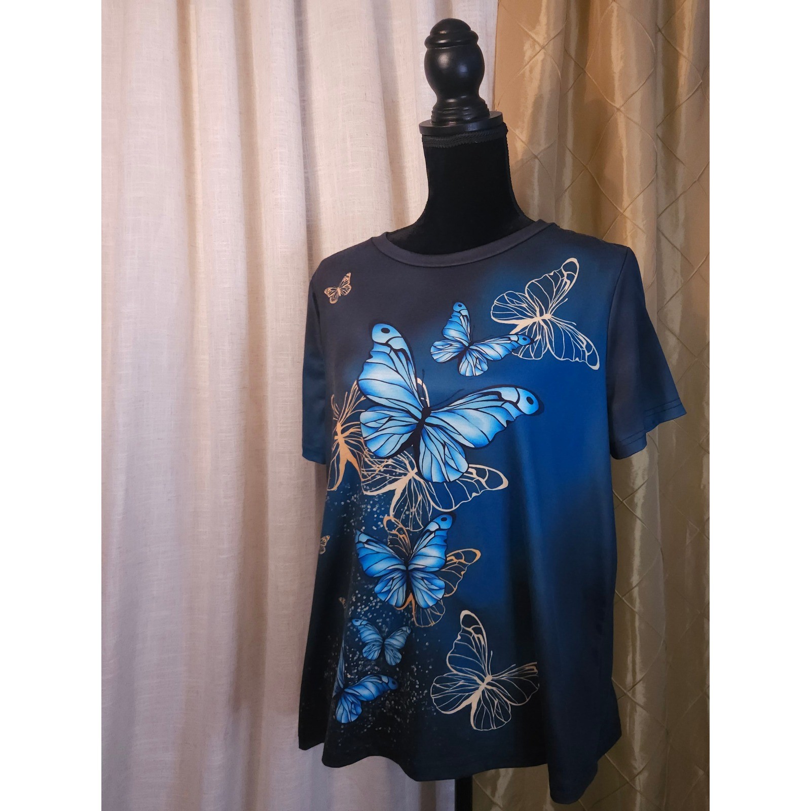 Morpho Butterfly Print Tee by Emery Rose Morpho Butterfly Print Tee by Emery Rose