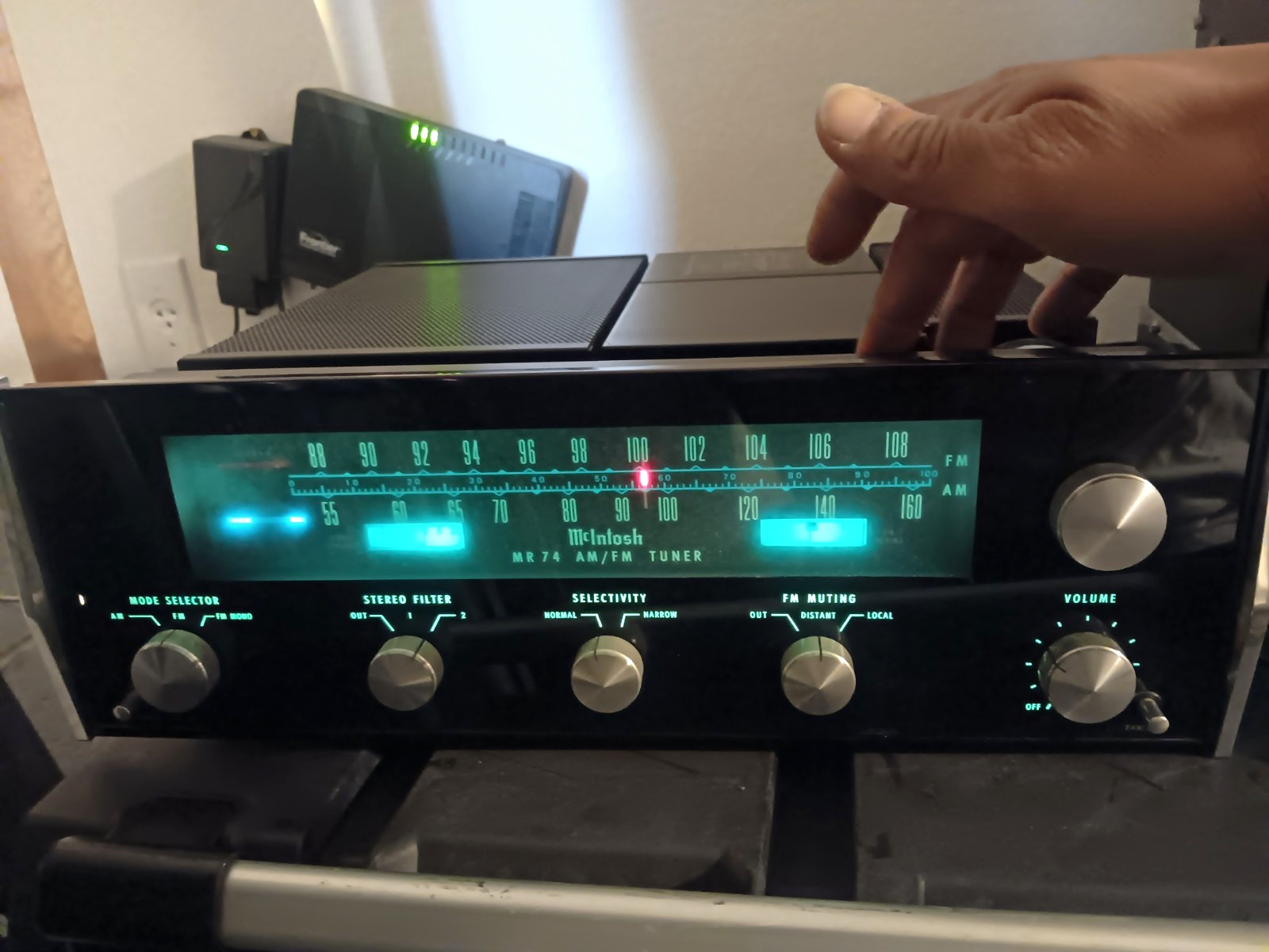 McIntosh MR 74 AM/FM Stereophonic Stereo Tuner Model MR 74 MPN MR 74