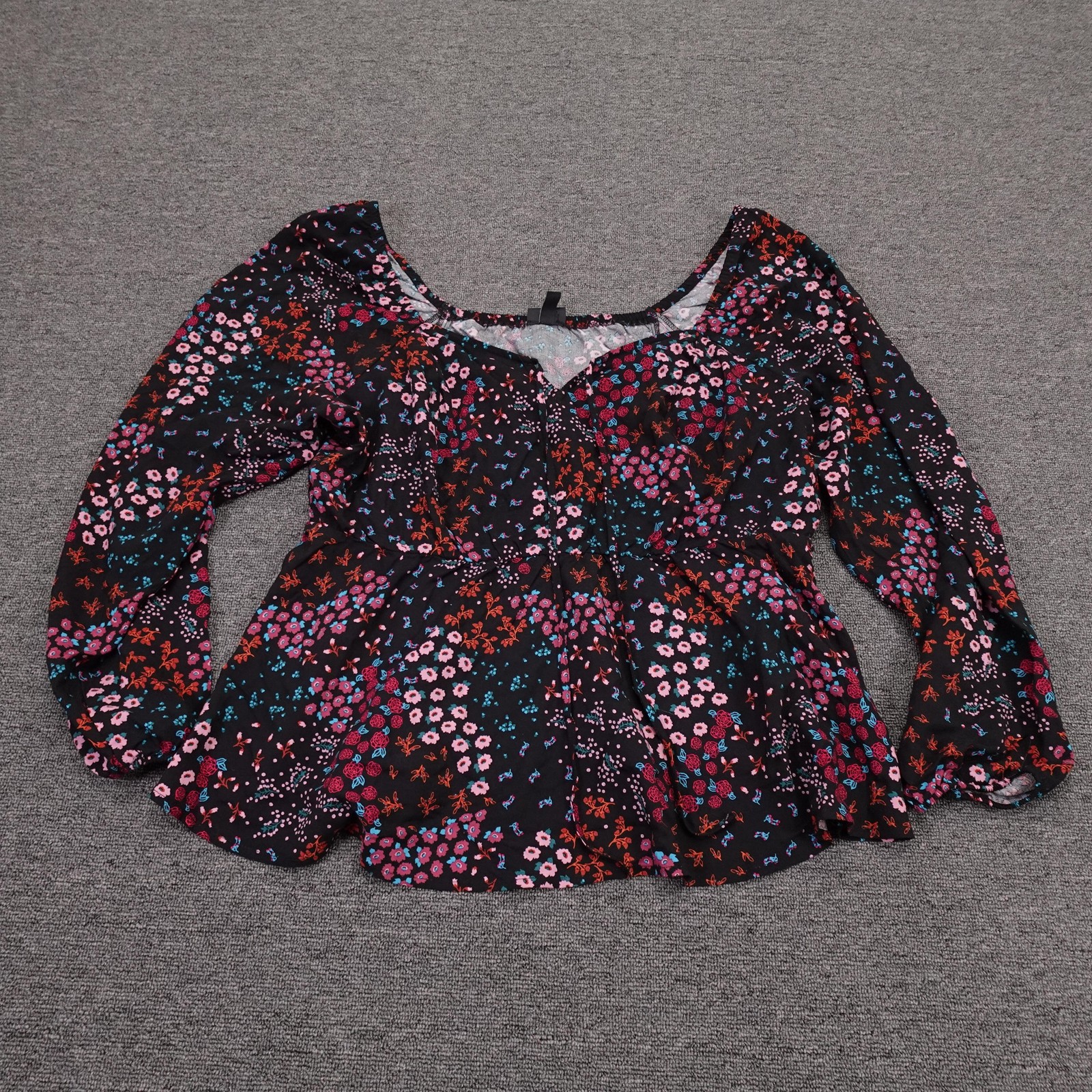 Torrid Blouse Womens 4 Black Floral Sweetheart Neck Long Sleeve Peplum Top