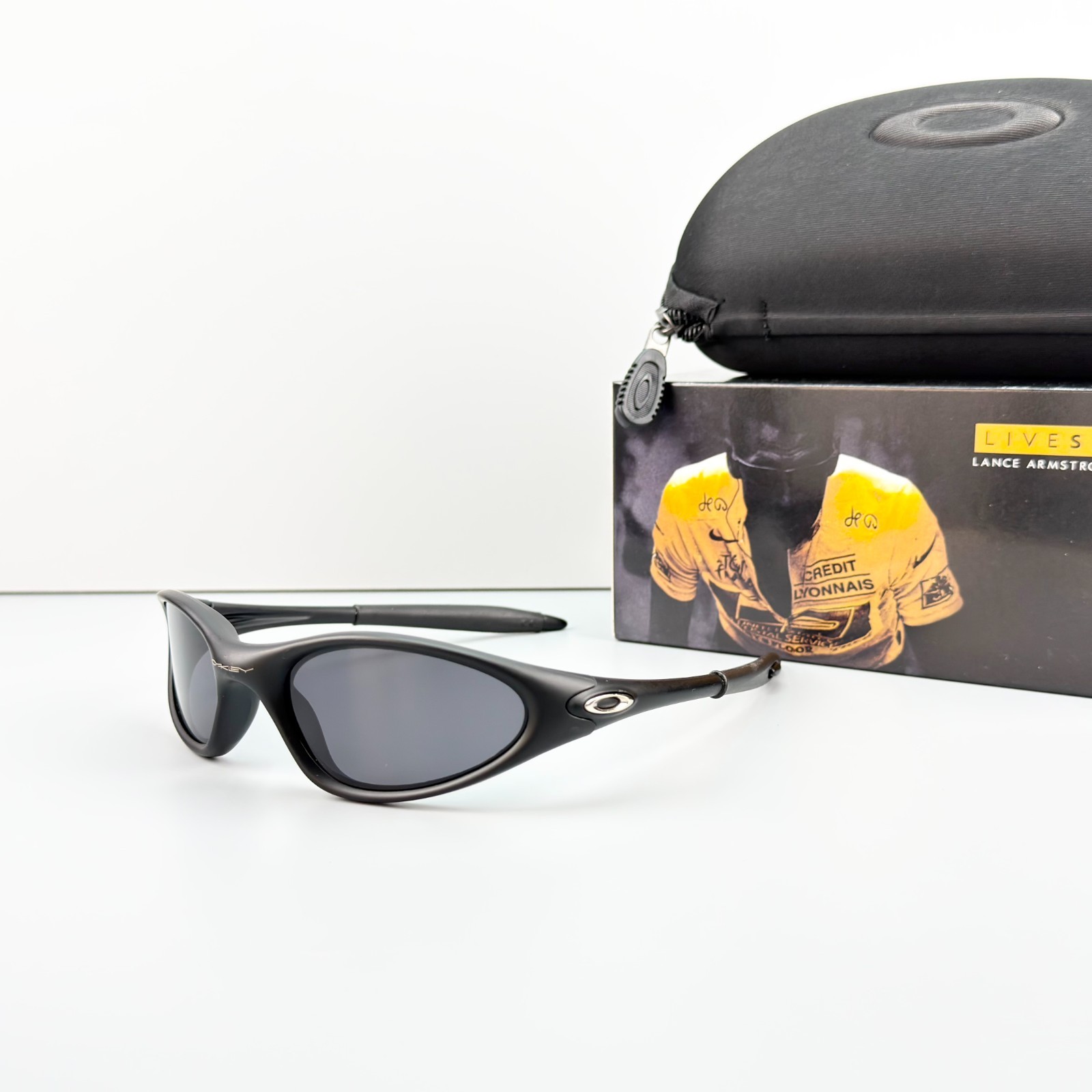 Oakley Minute Gen 1.0 Black Frame Black Lens Vintage Y2K Sunglasses New w/ Box