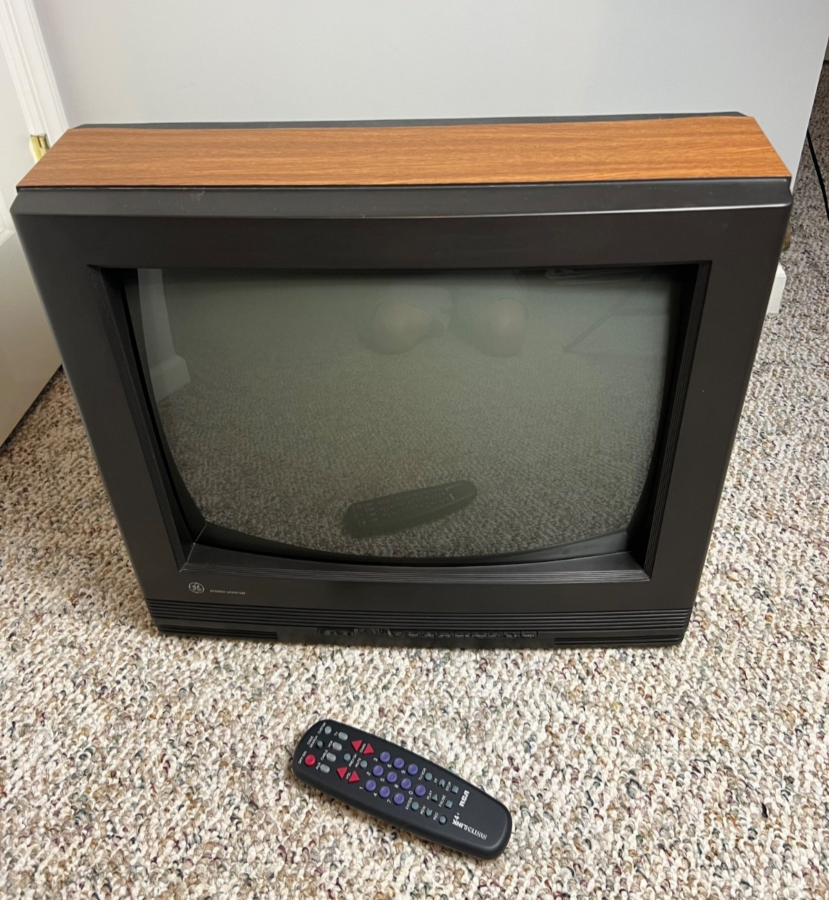G.E. General Electric 20” Wood Grain CRT TV Retro Gaming AV Remote 20GT370 Works