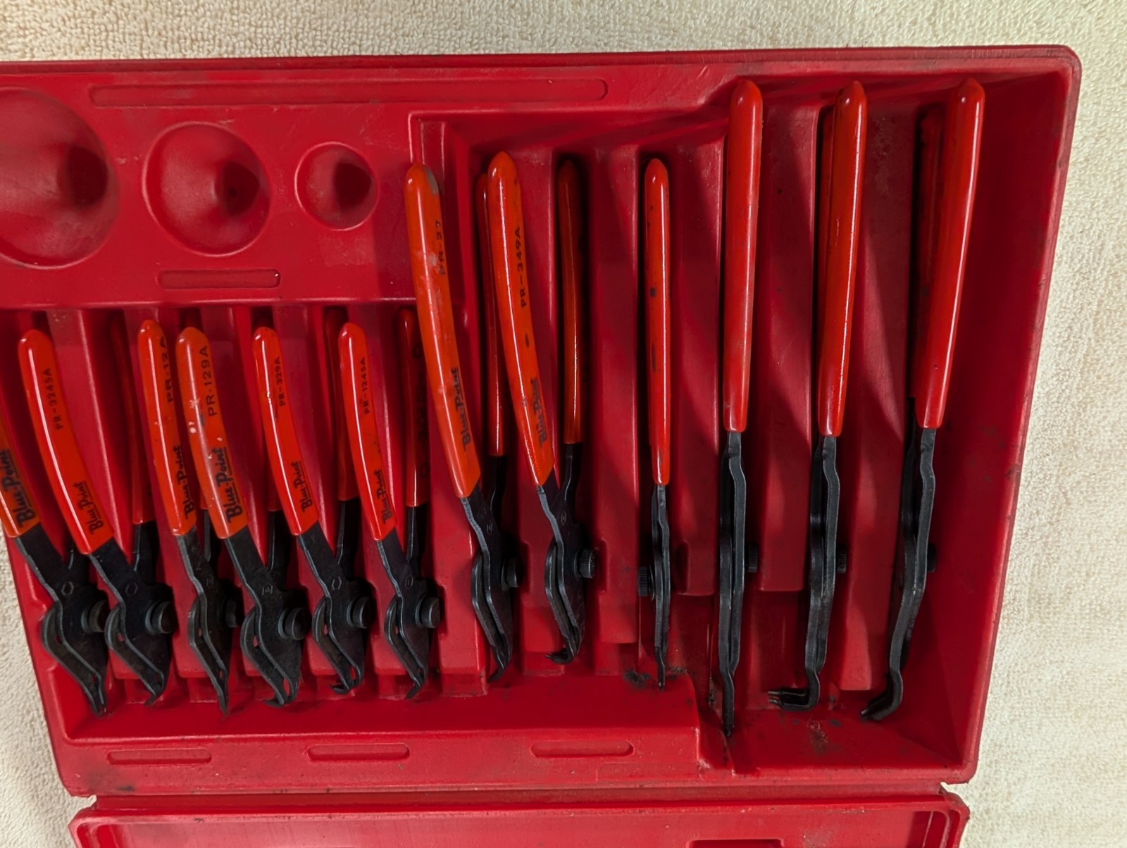 Blue Point Snap-on Tools Red Master 12-Piece Snap Ring Plier Set Blue Point Snap-on Tools Red Master 12-Piece Snap Ring Plier Set