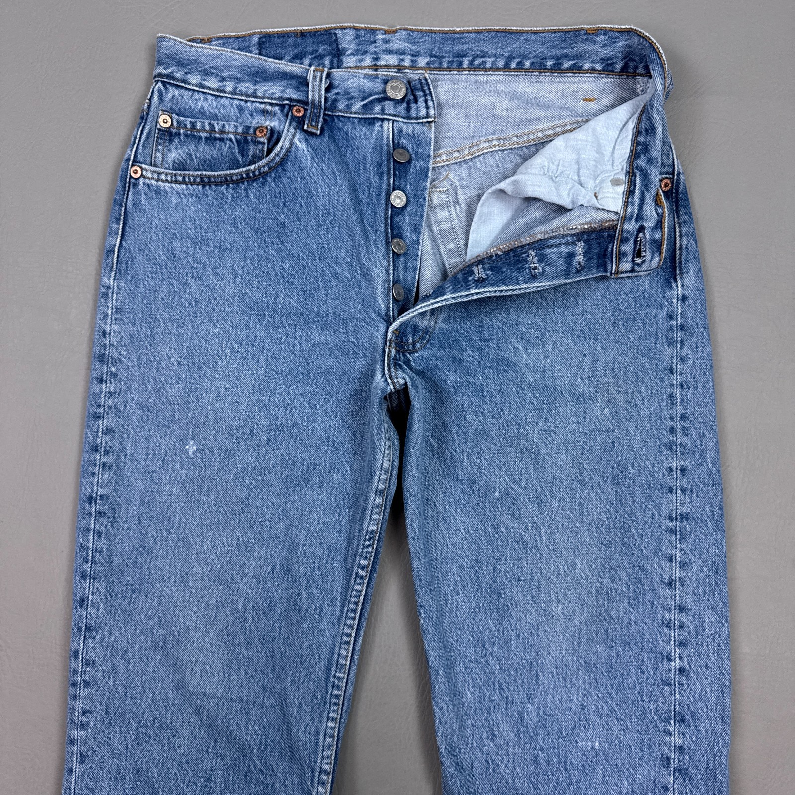 Vintage Levis 501 Jeans Mens 30x32 Blue 90s Made USA Thrashed Pants (Tag32x32)