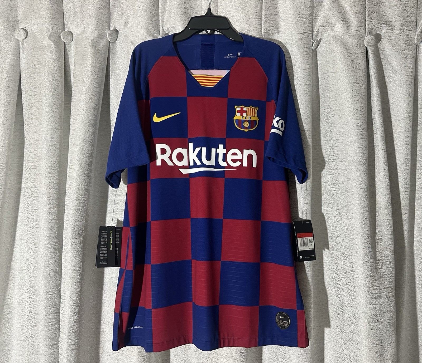 FC Barcelona 19/20 Home Nike Vaporknit Jersey Size L NWT AJ5257-456 FC Barcelona 19/20 Home Nike Vaporknit Jersey Size L NWT AJ5257-456