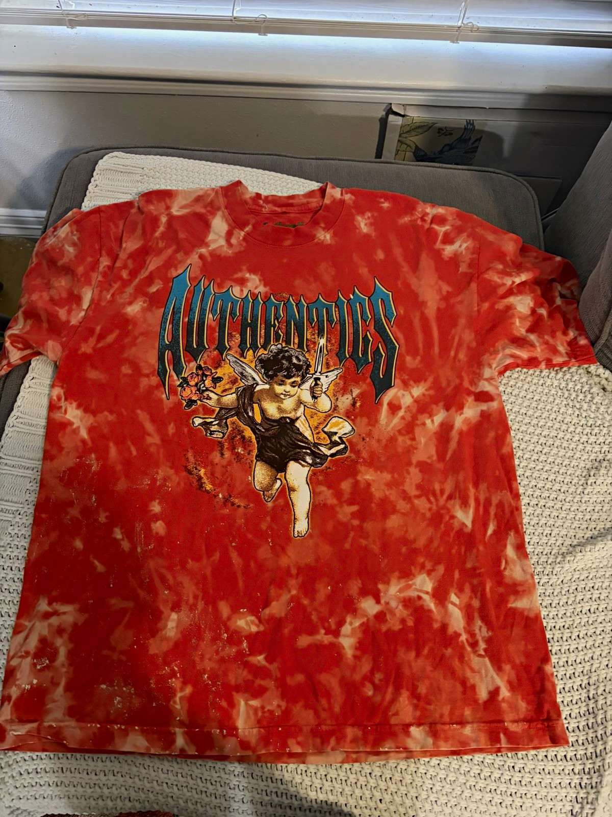 Affliction Men’s L Red/White Tie-Dye Angel Graphic Logo Crew Neck T-Shirt Affliction Men’s L Red/White Tie-Dye Angel Graphic Logo Crew Neck T-Shirt