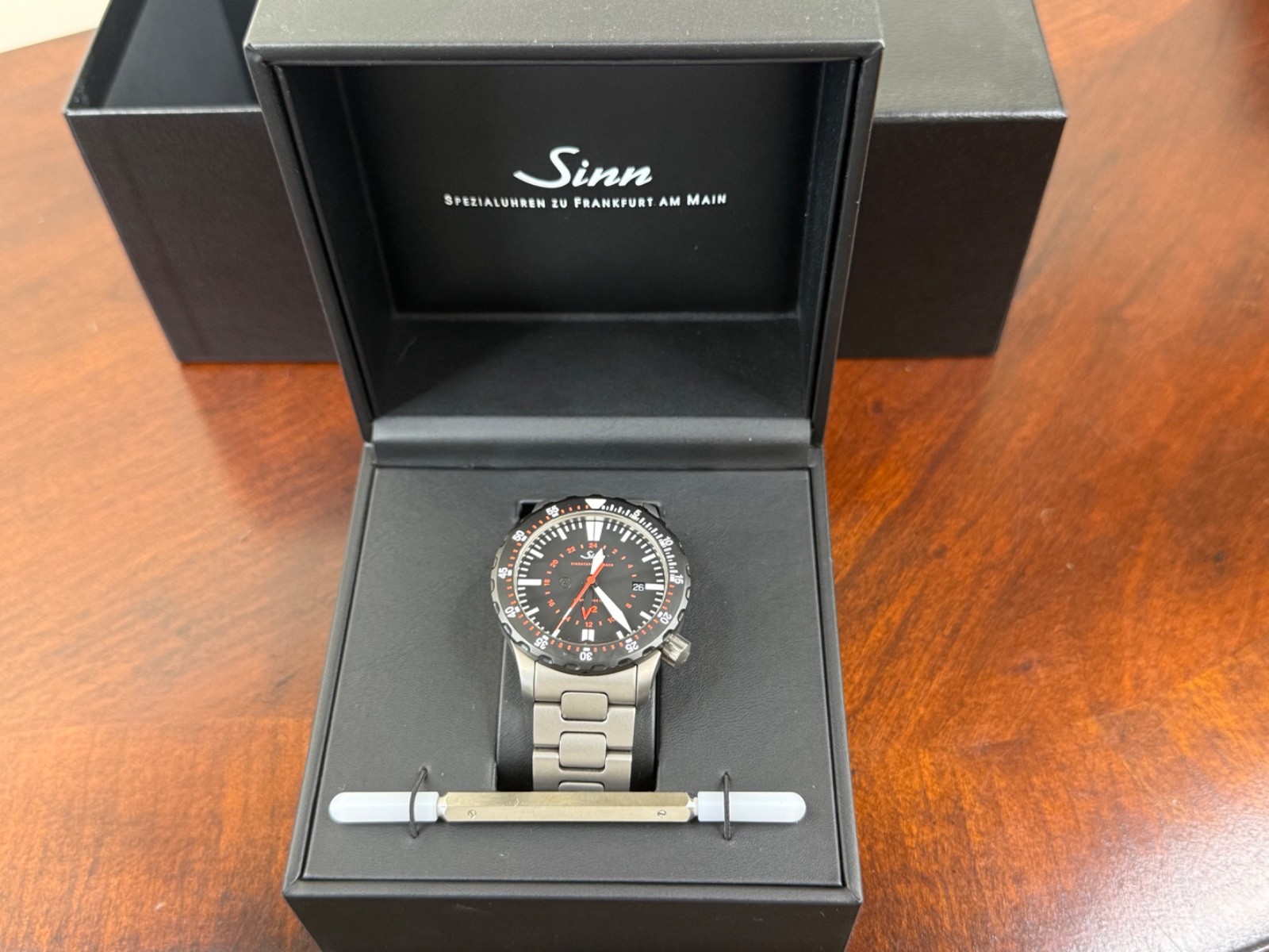Sinn U2-T SDR EZM 5 Fully Tegimented on H-Link Bracelet 2025 LNIB Sinn U2-T SDR EZM 5 Fully Tegimented on H-Link Bracelet 2025 LNIB