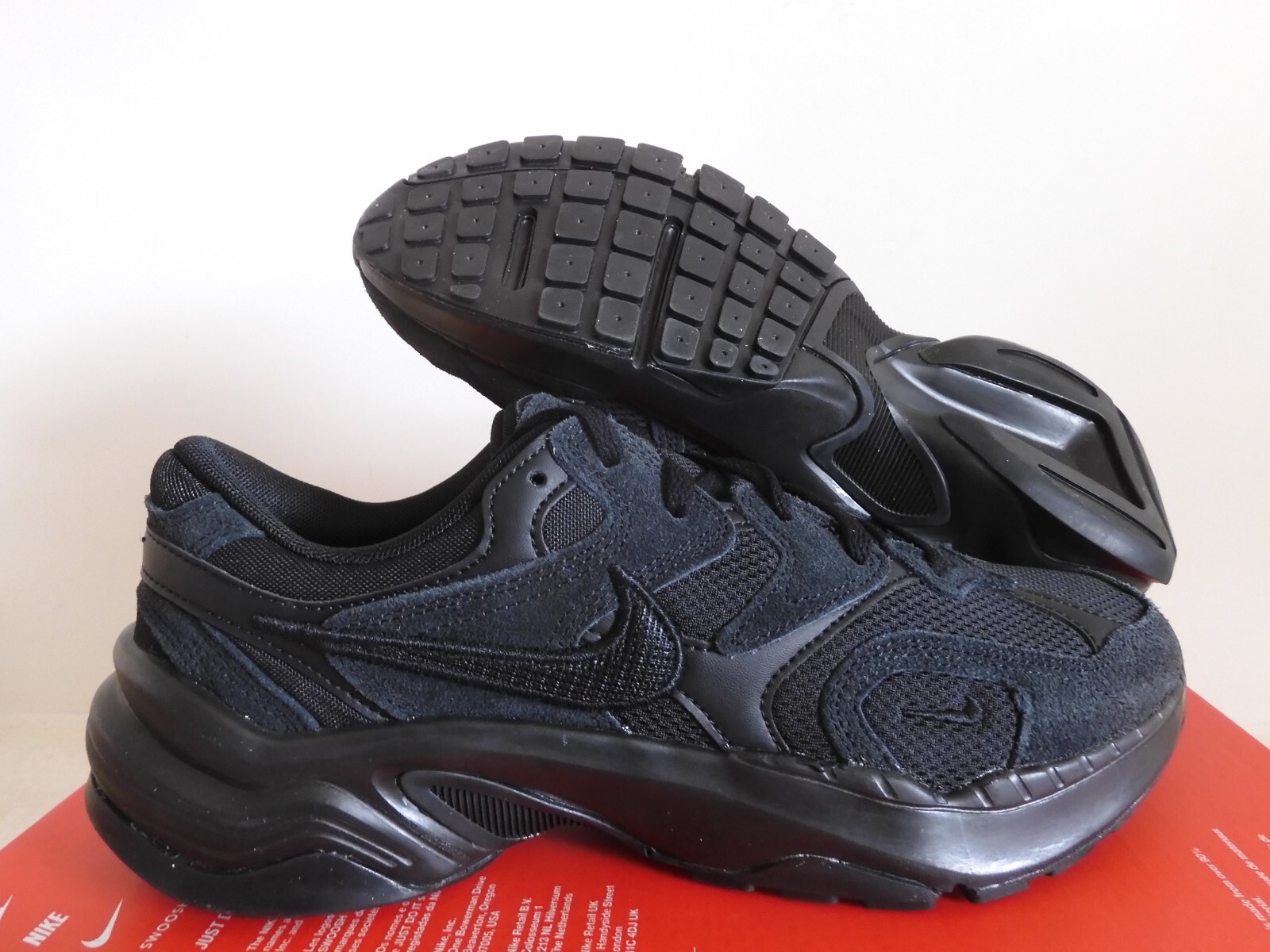 Nike AL8 Black-Black All Black Womens Sz 10 / Mens Sz 8.5 [FJ3794-002]