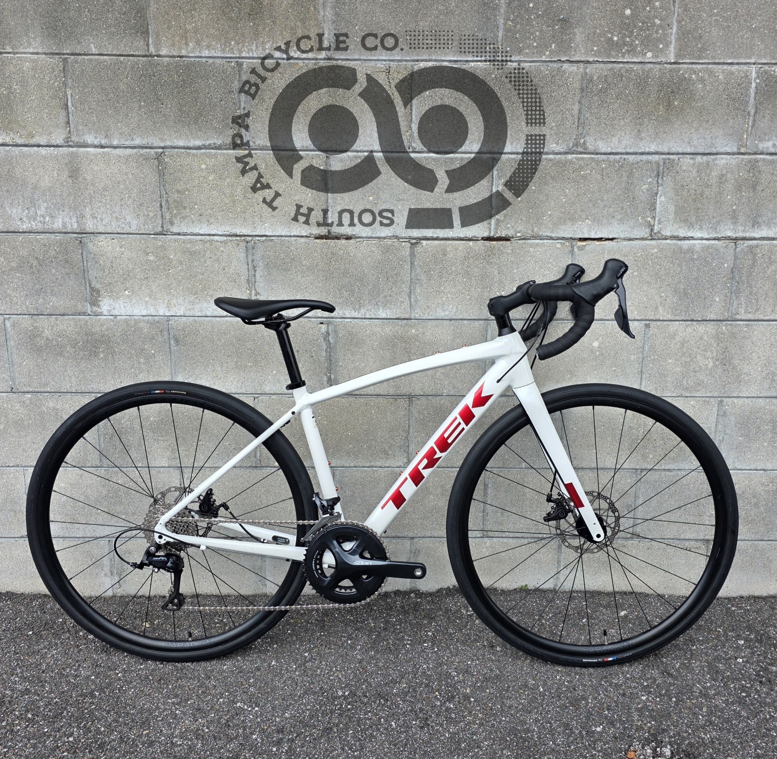 2022 Trek Domane AL 3 49cm White Red Road Bike