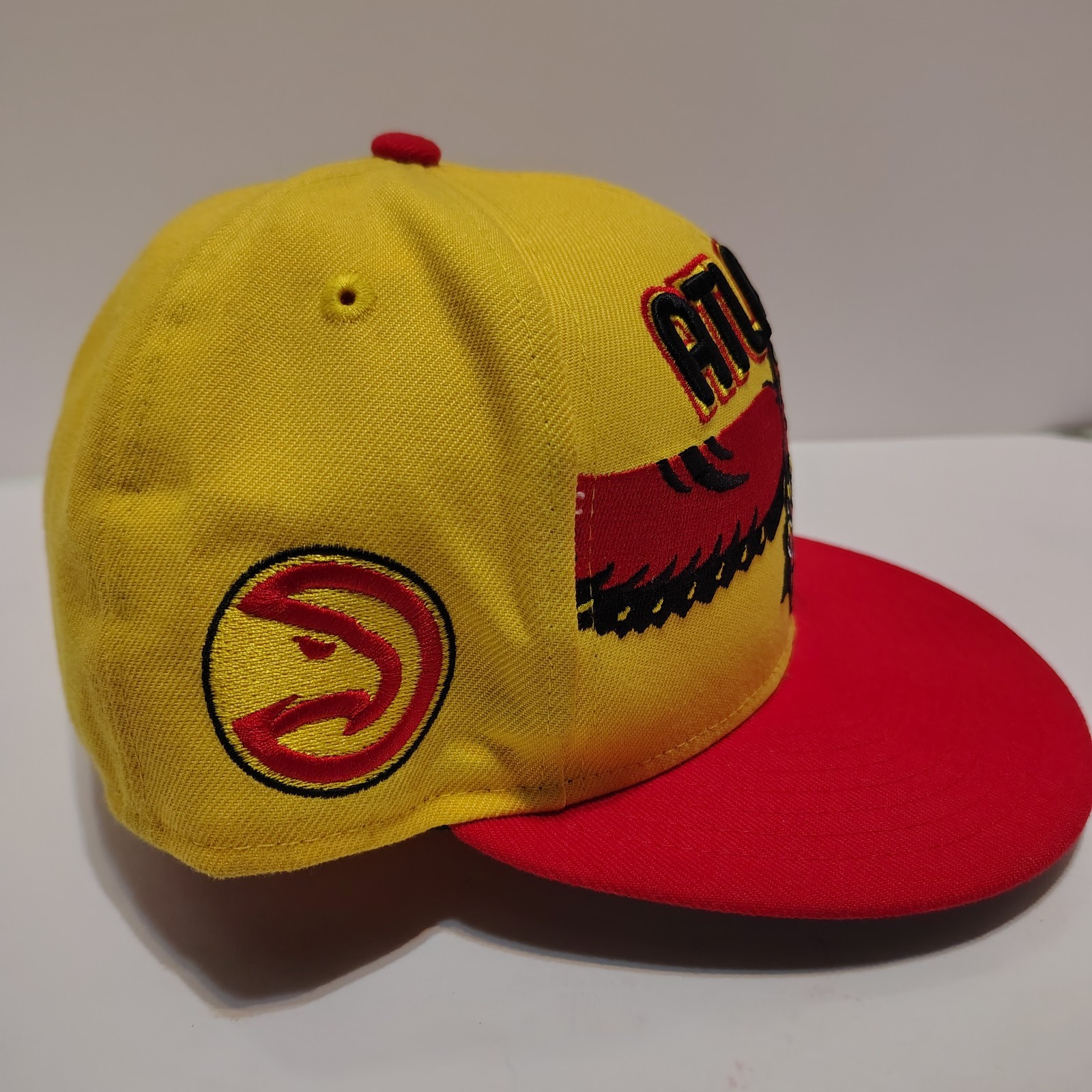 New Era Atlanta Hawks Hat 7 1/8 59FIFTY Fitted Cap Yellow Red NBA 75th Deadstock