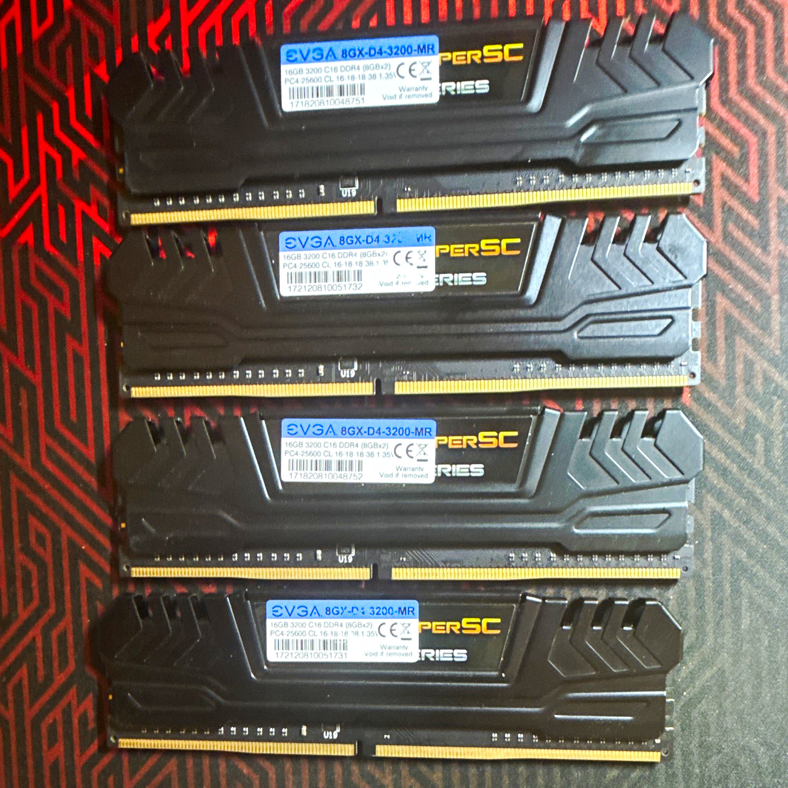 EVGA SuperSC 32GB (4x8GB) DDR4-3200 PC4-25600 288-Pin DIMM Unbuffered